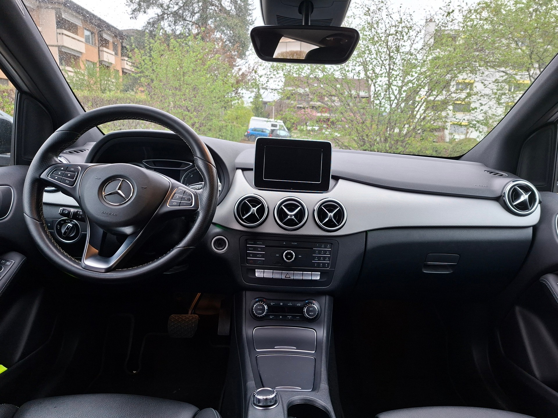 MERCEDES-BENZ B 220 CDI Swiss Star Edition Urban 4Matic 7G-DCT-image-7