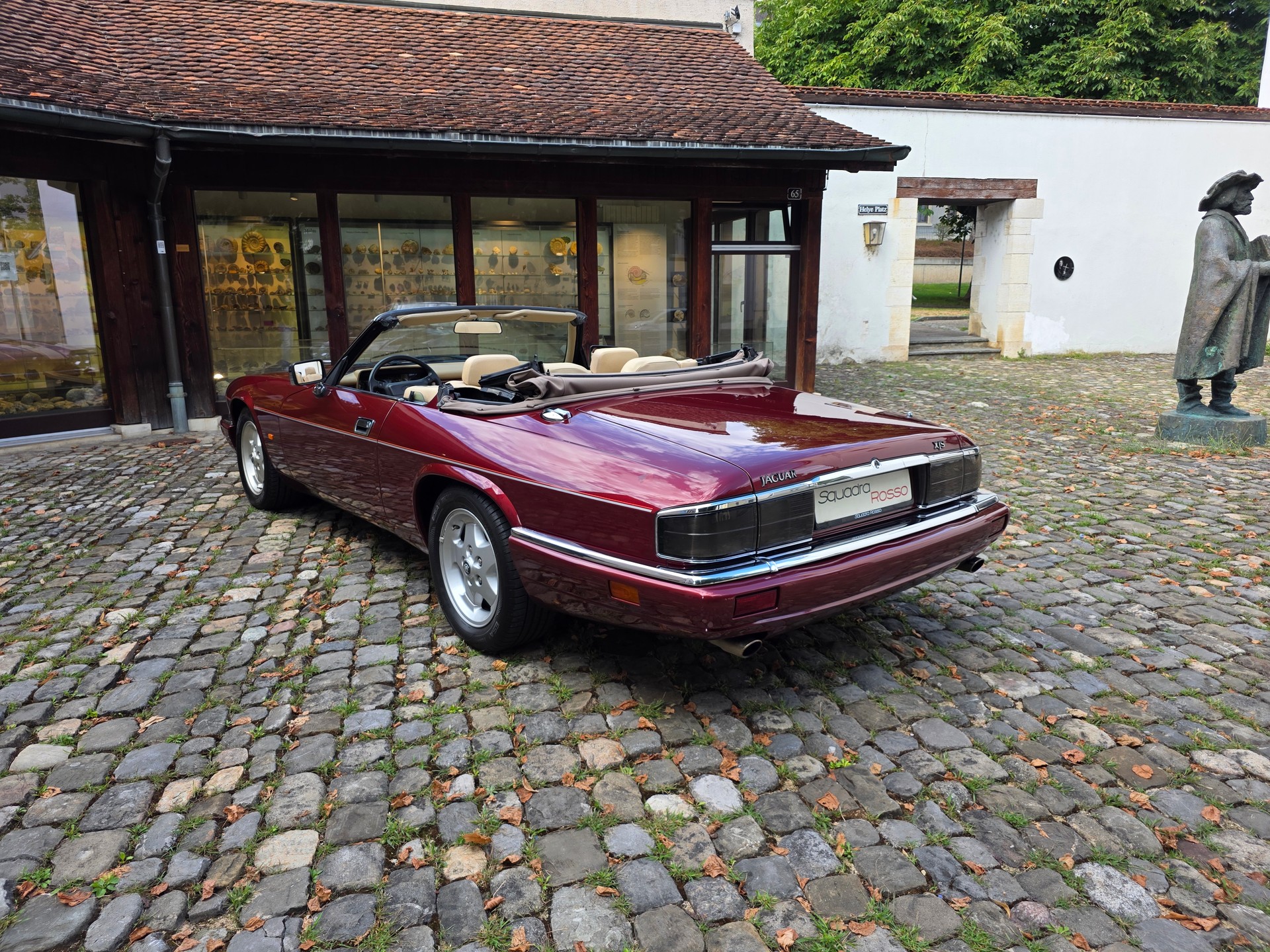 JAGUAR XJS 6.0 V12 Convertible-image-5