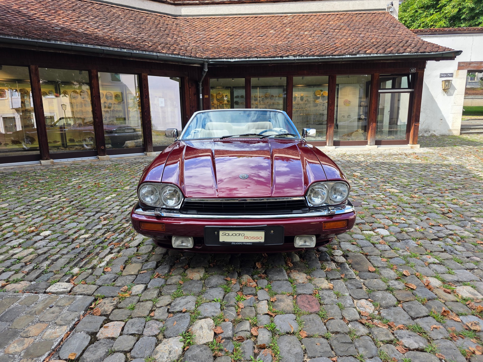 JAGUAR XJS 6.0 V12 Convertible-image-2