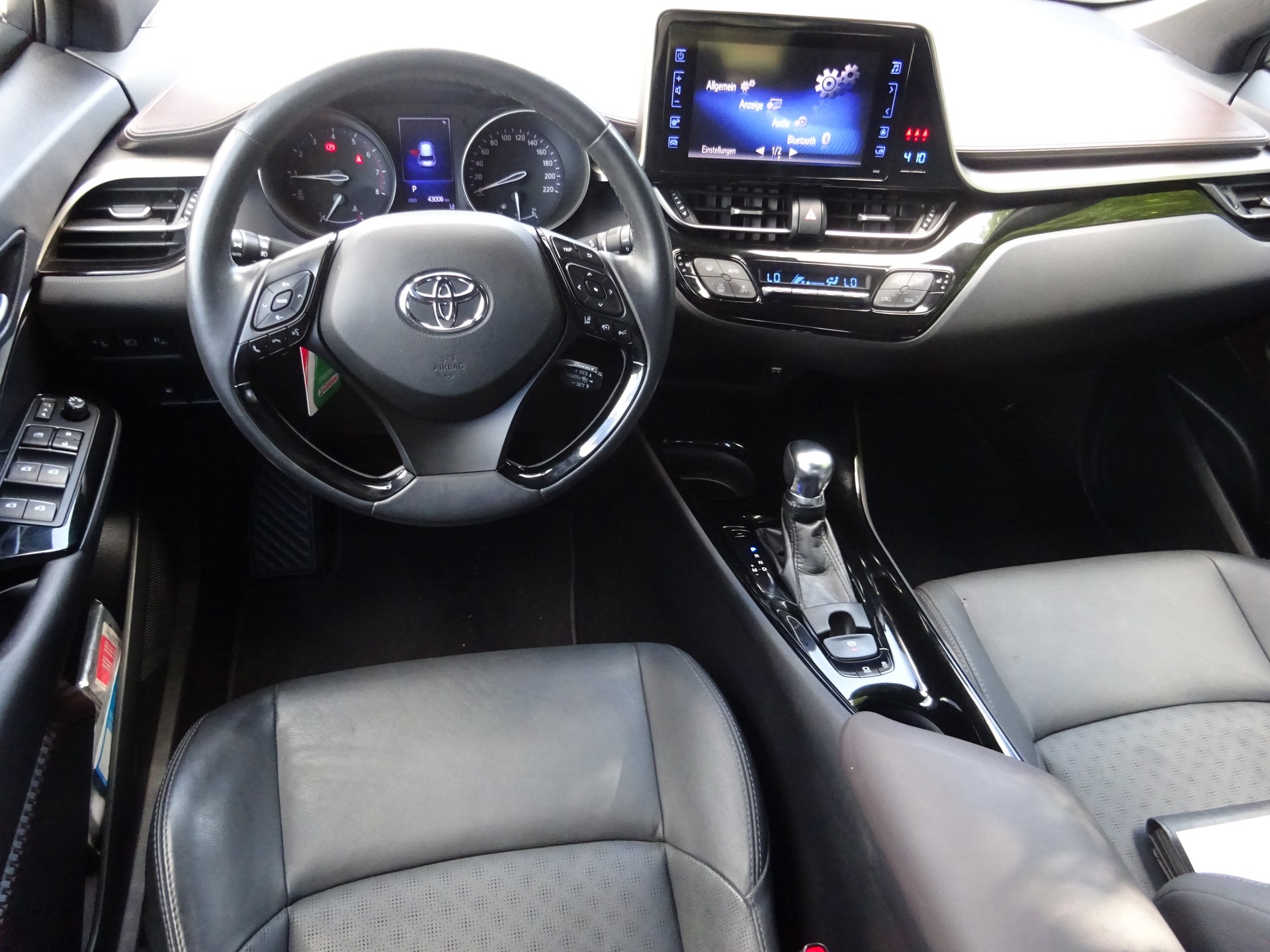 TOYOTA C-HR 1.2 Turbo Premium 4WD Multidrive S - MFK 3.2026 - 1.HAND-image-7