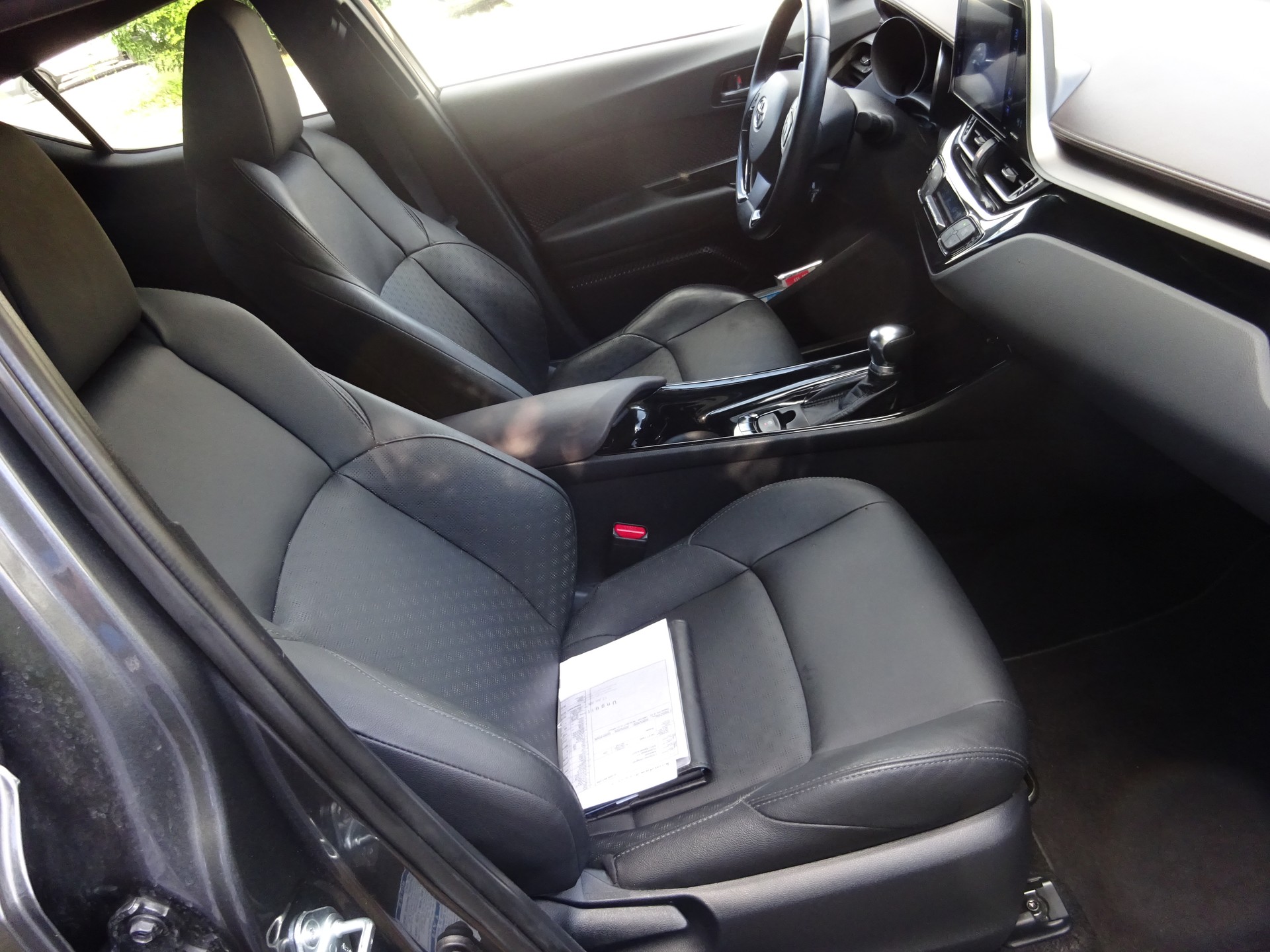 TOYOTA C-HR 1.2 Turbo Premium 4WD Multidrive S - MFK 3.2026 - 1.HAND-image-9