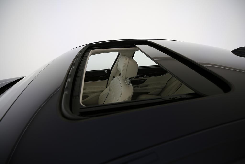 BMW 730d xDrive-image-13