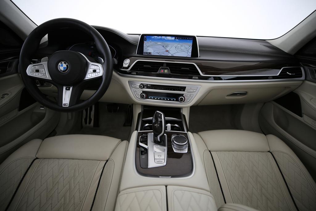 BMW 730d xDrive-image-3
