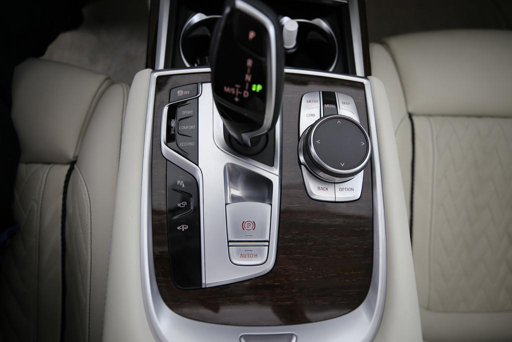 BMW 730d xDrive-image-9