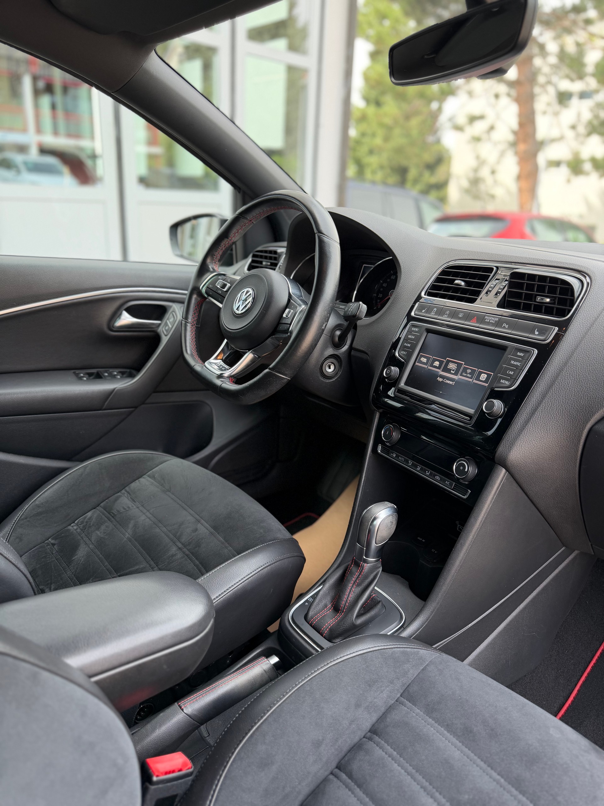 VW Polo 1.8 TSI GTI DSG-image-6