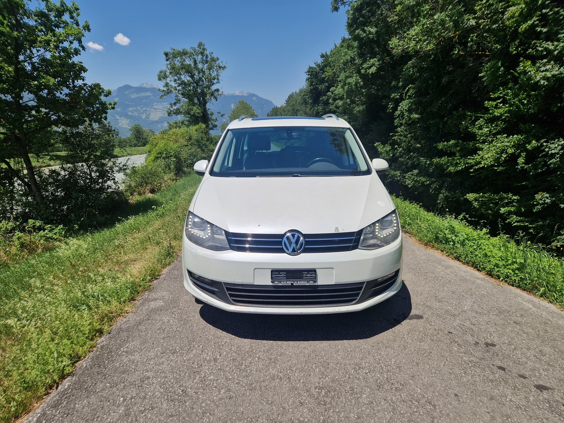 VW Sharan 2.0 TDI BMT Comfortline 4Motion-image-1