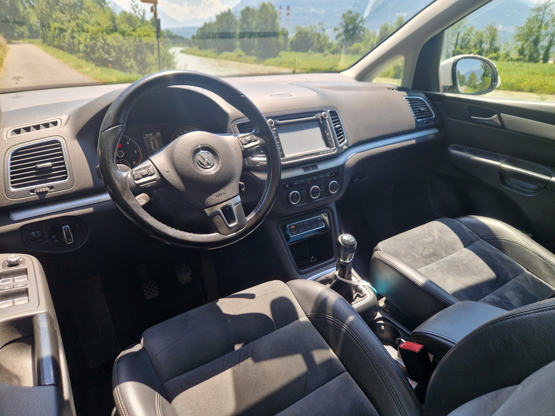 VW Sharan 2.0 TDI BMT Comfortline 4Motion-image-9