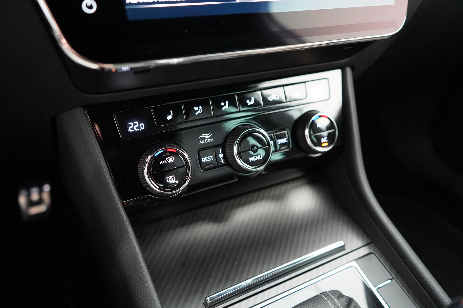 SKODA Superb Combi 1.4 TSI PHEV SportLine DSG-image-11
