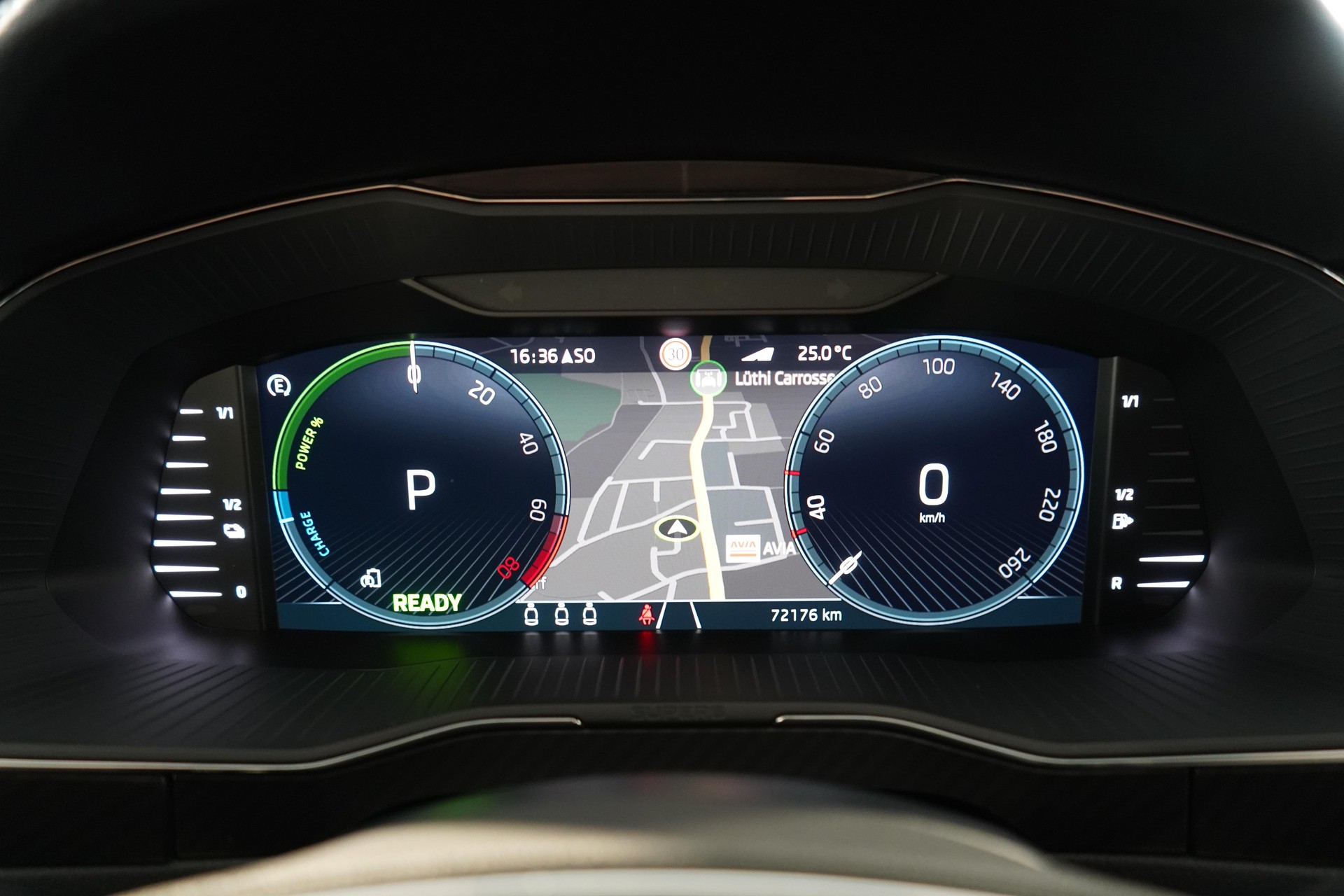 SKODA Superb Combi 1.4 TSI PHEV SportLine DSG-image-8