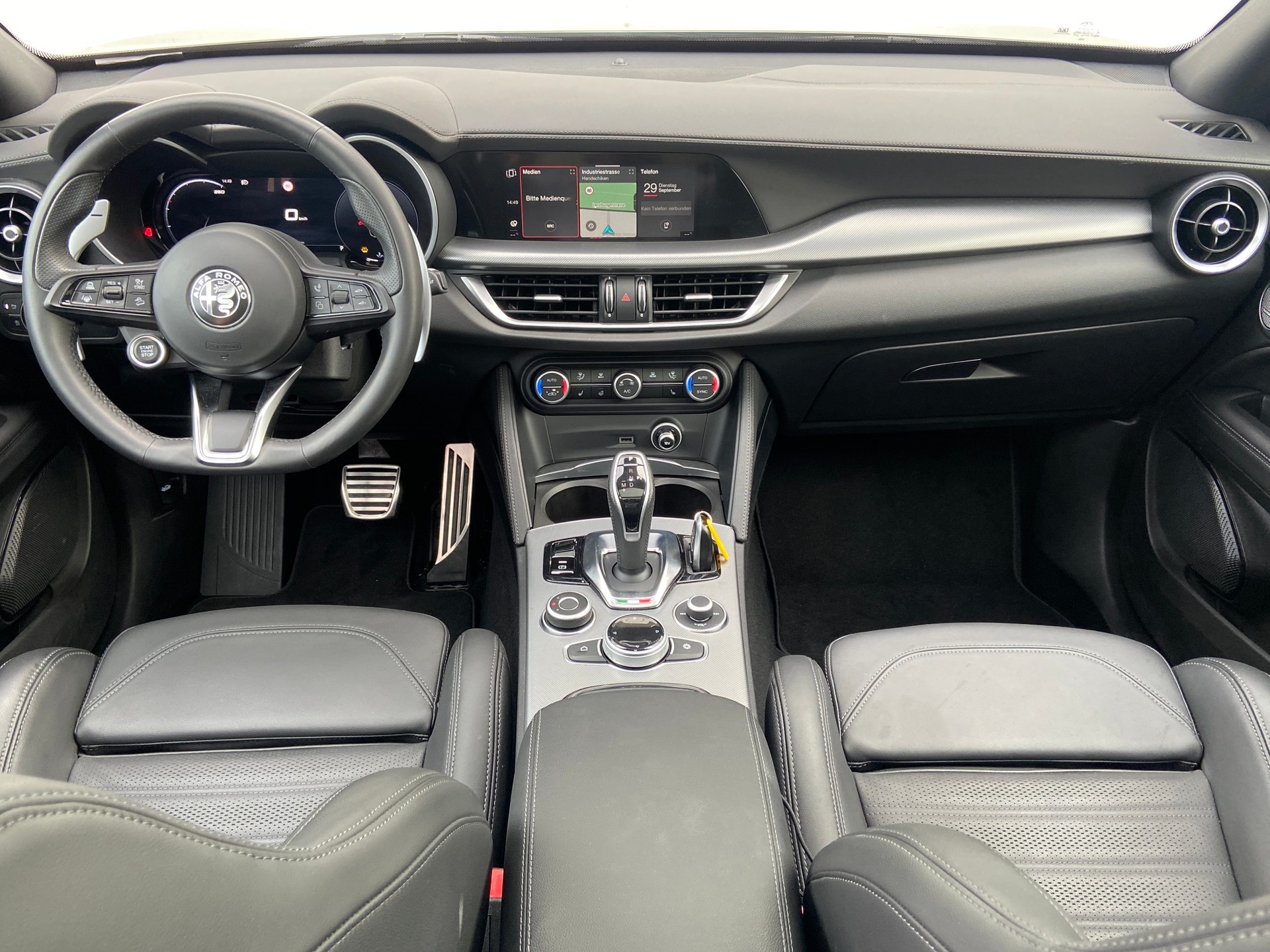 ALFA ROMEO Stelvio 2.0 Veloce Premium Sky Q4 AT8-image-4
