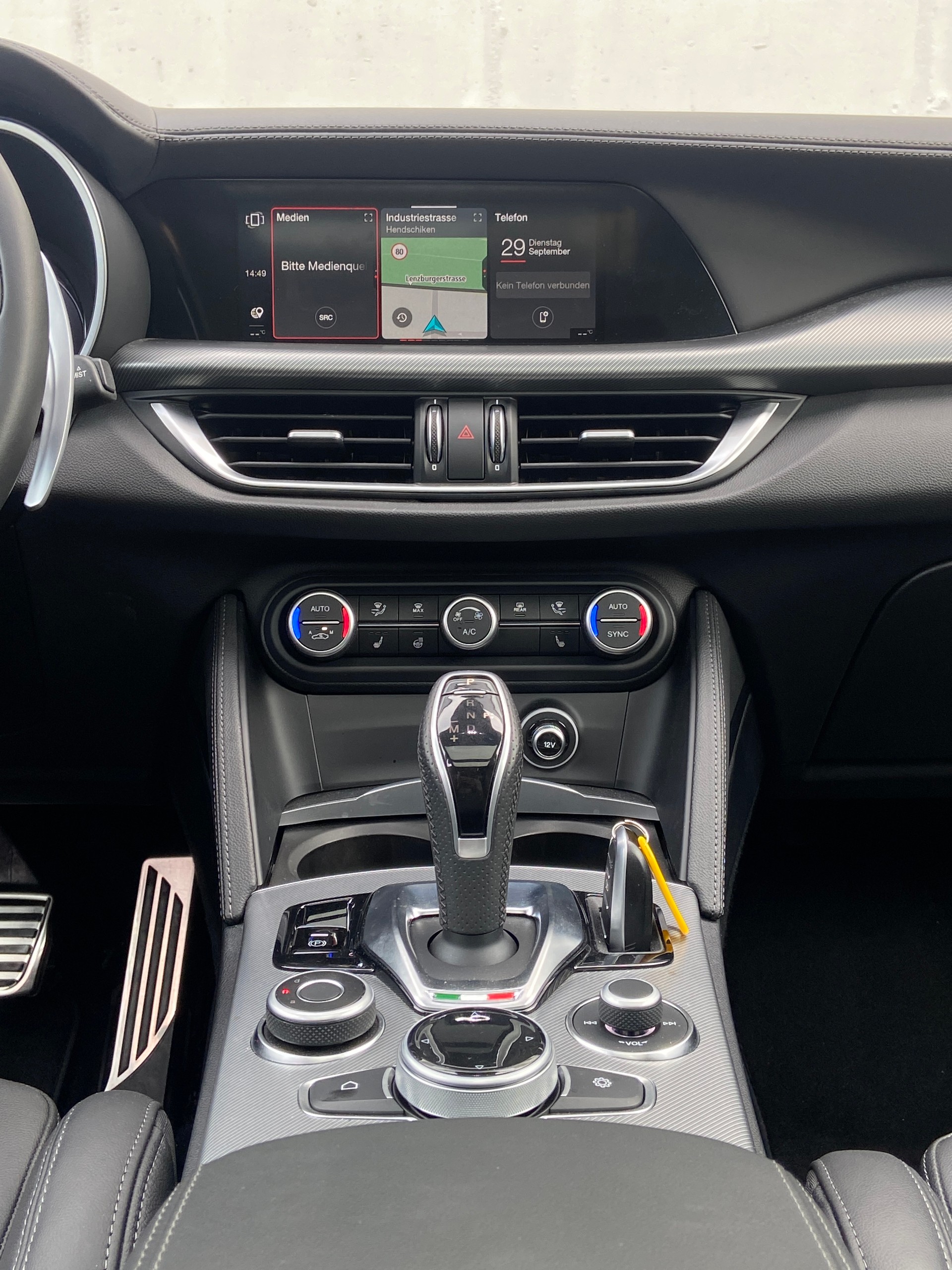 ALFA ROMEO Stelvio 2.0 Veloce Premium Sky Q4 AT8-image-12