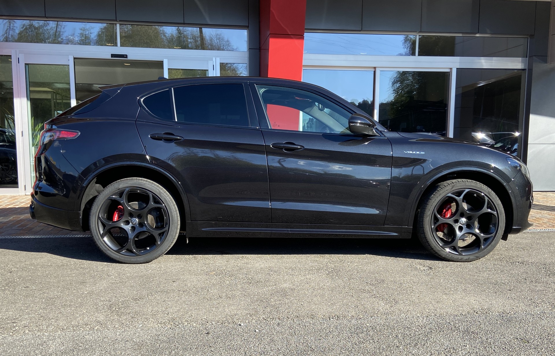 ALFA ROMEO Stelvio 2.0 Veloce Premium Sky Q4 AT8-image-18