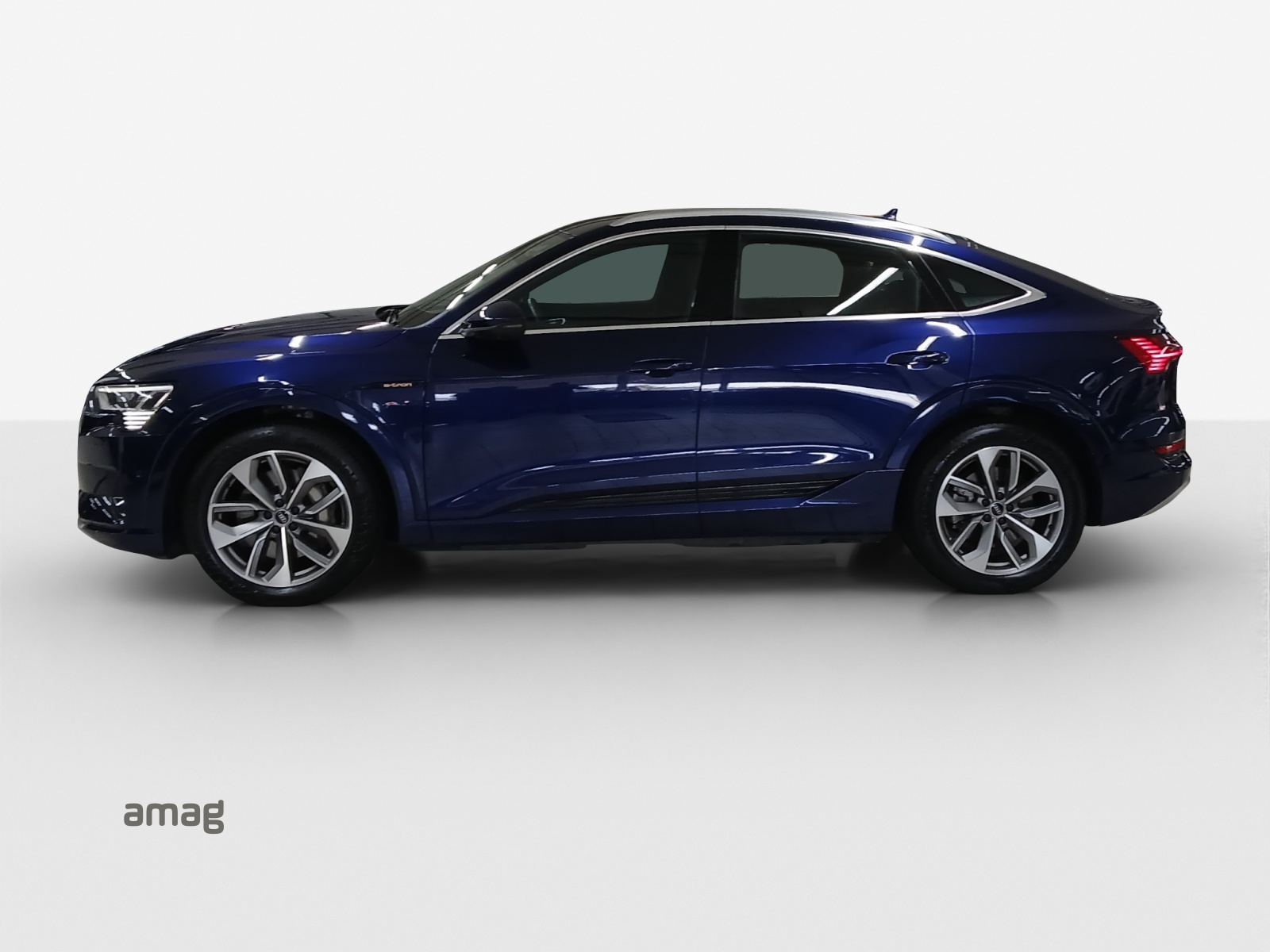 AUDI e-tron 55 Sportback Advanced quattro-image-1