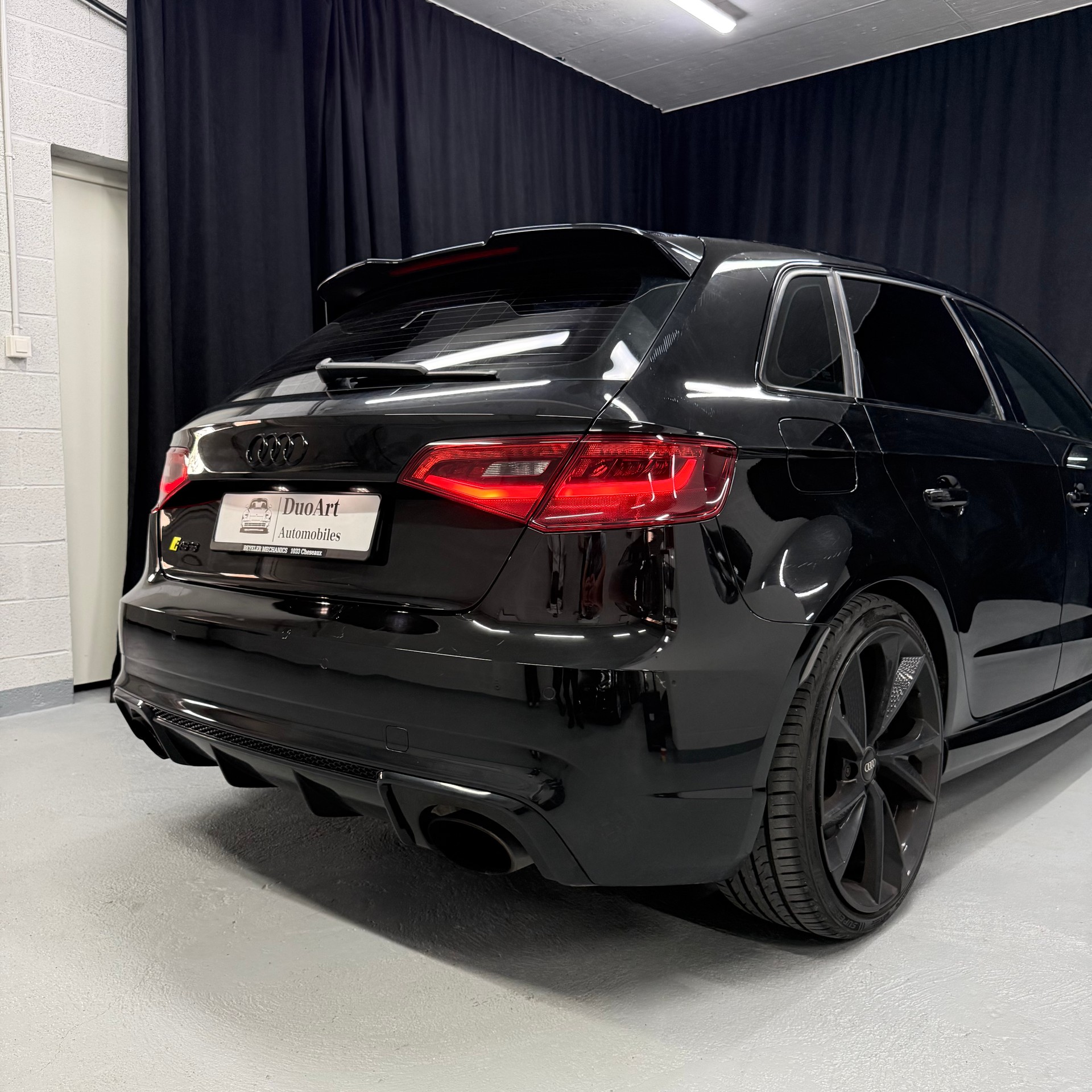 AUDI RS3 2.5 TSI quattro S-tronic-image-6