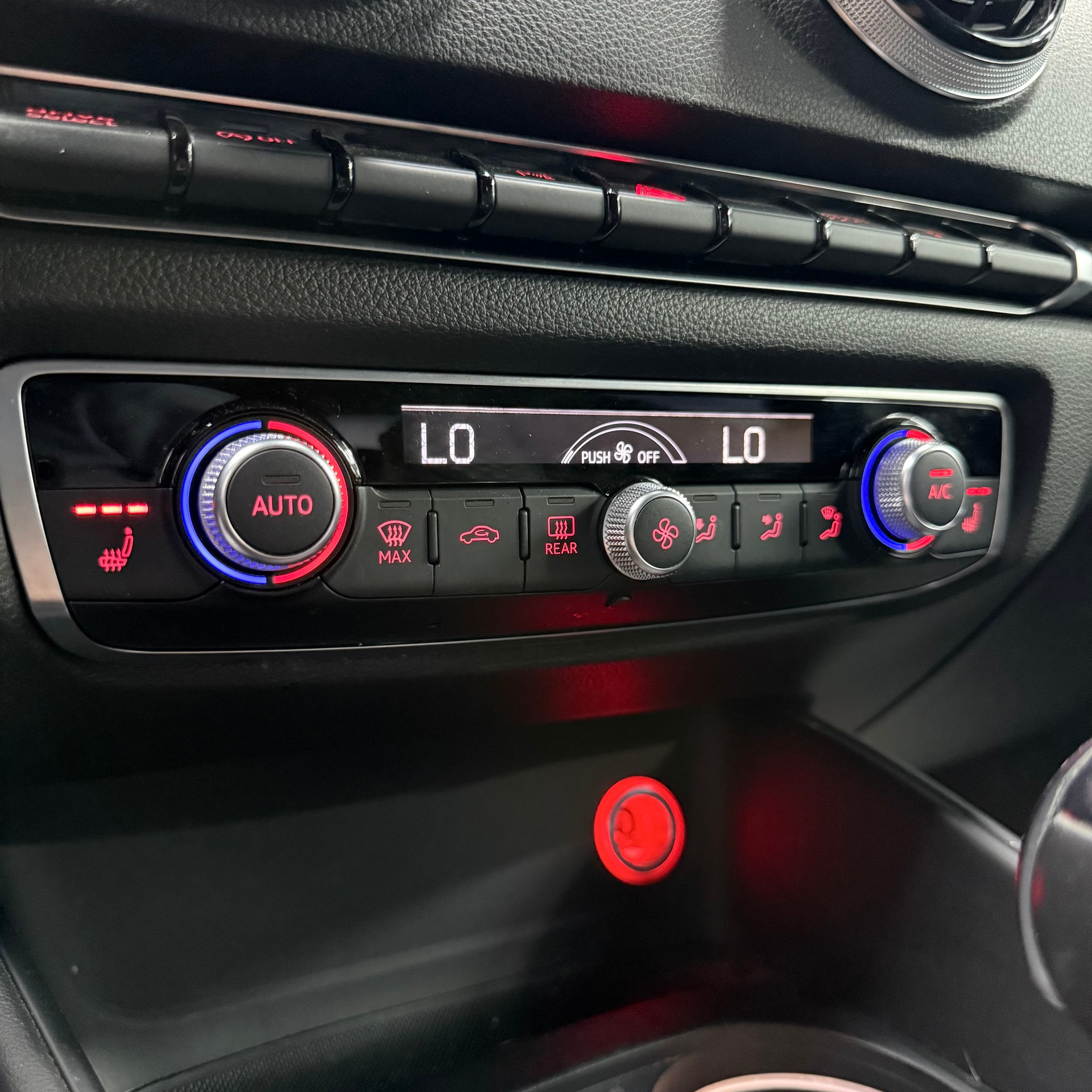AUDI RS3 2.5 TSI quattro S-tronic-image-12