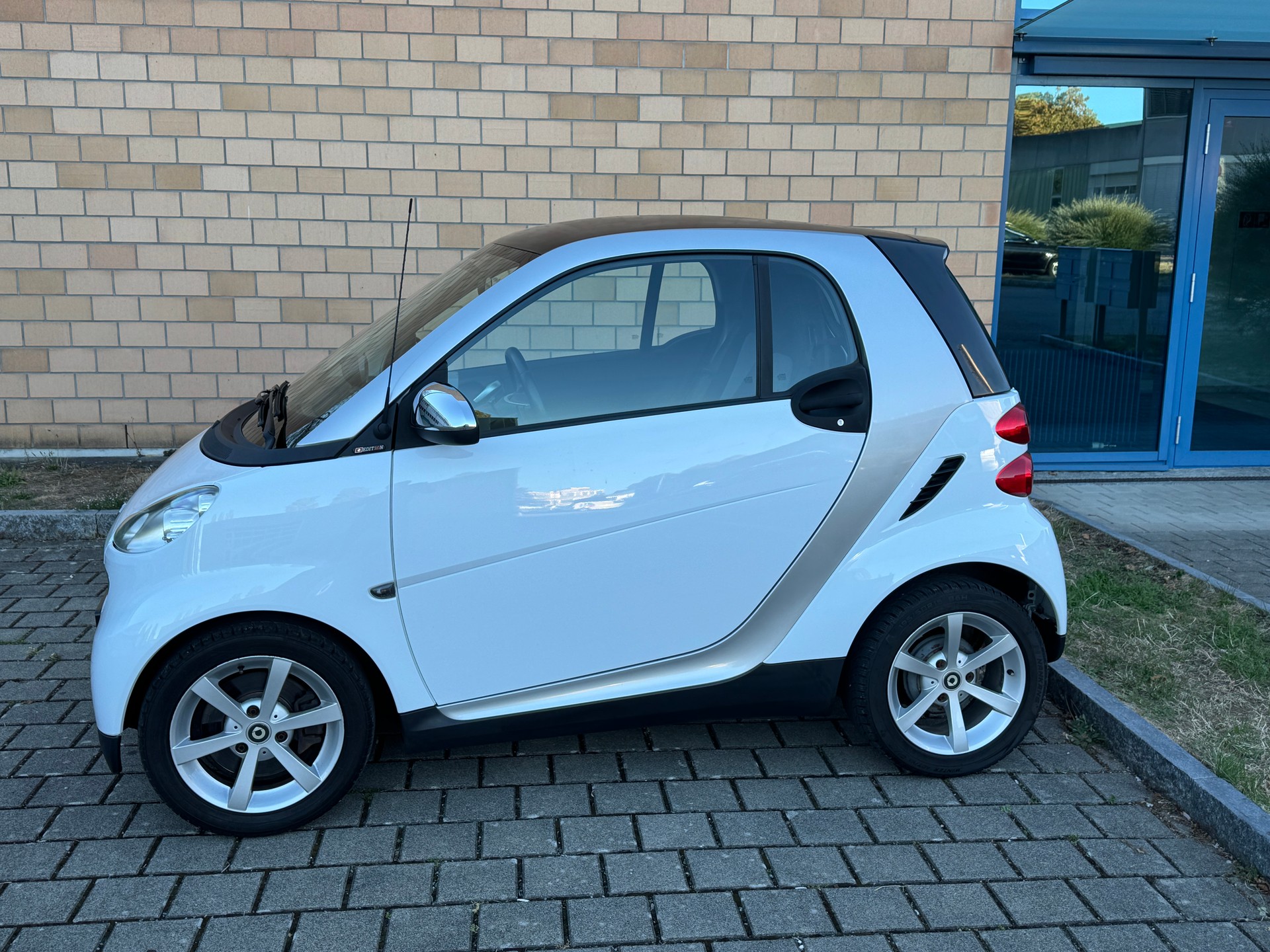 SMART fortwo swiss edition mhd softouch-image-2