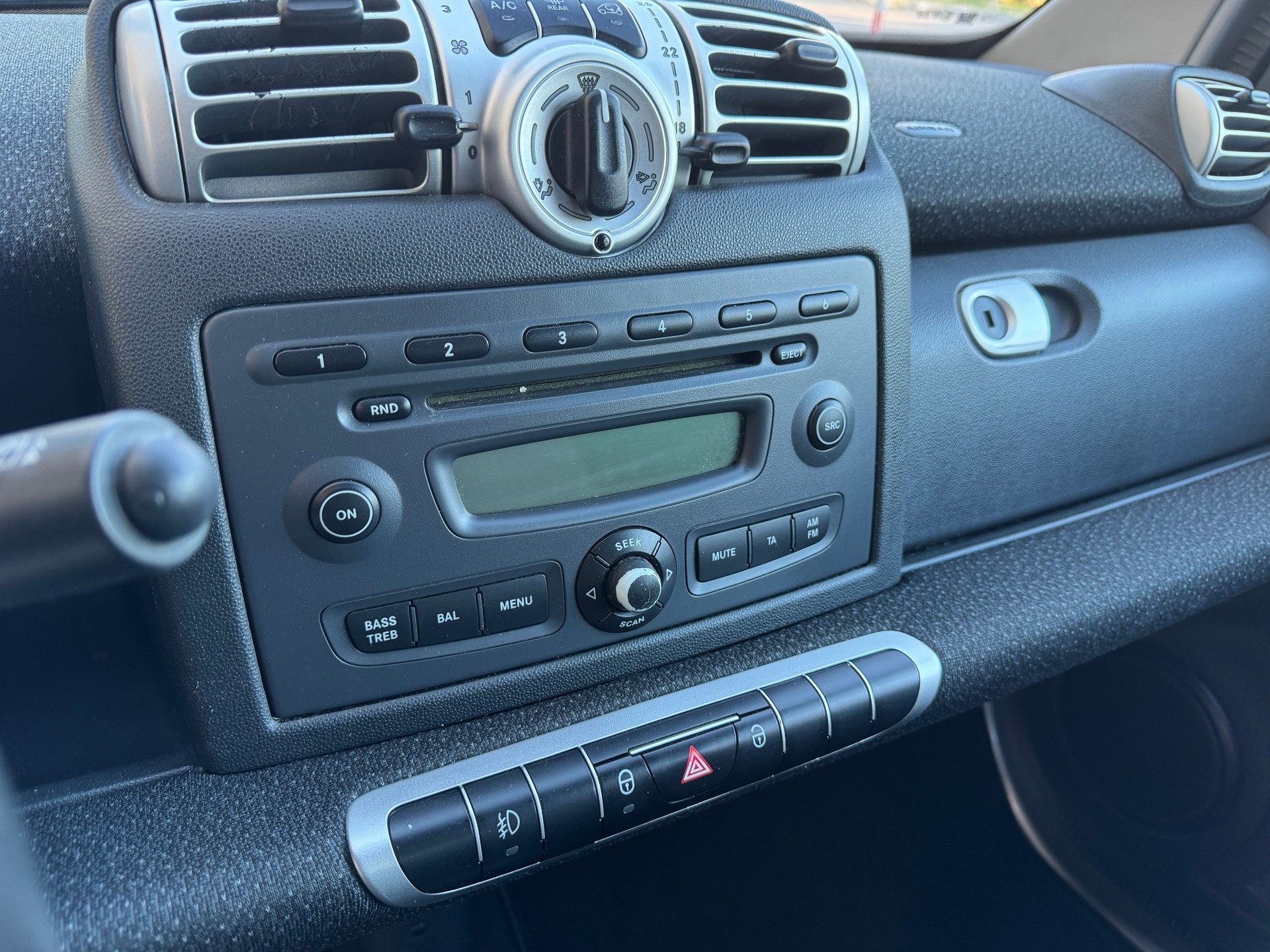 SMART fortwo swiss edition mhd softouch-image-9