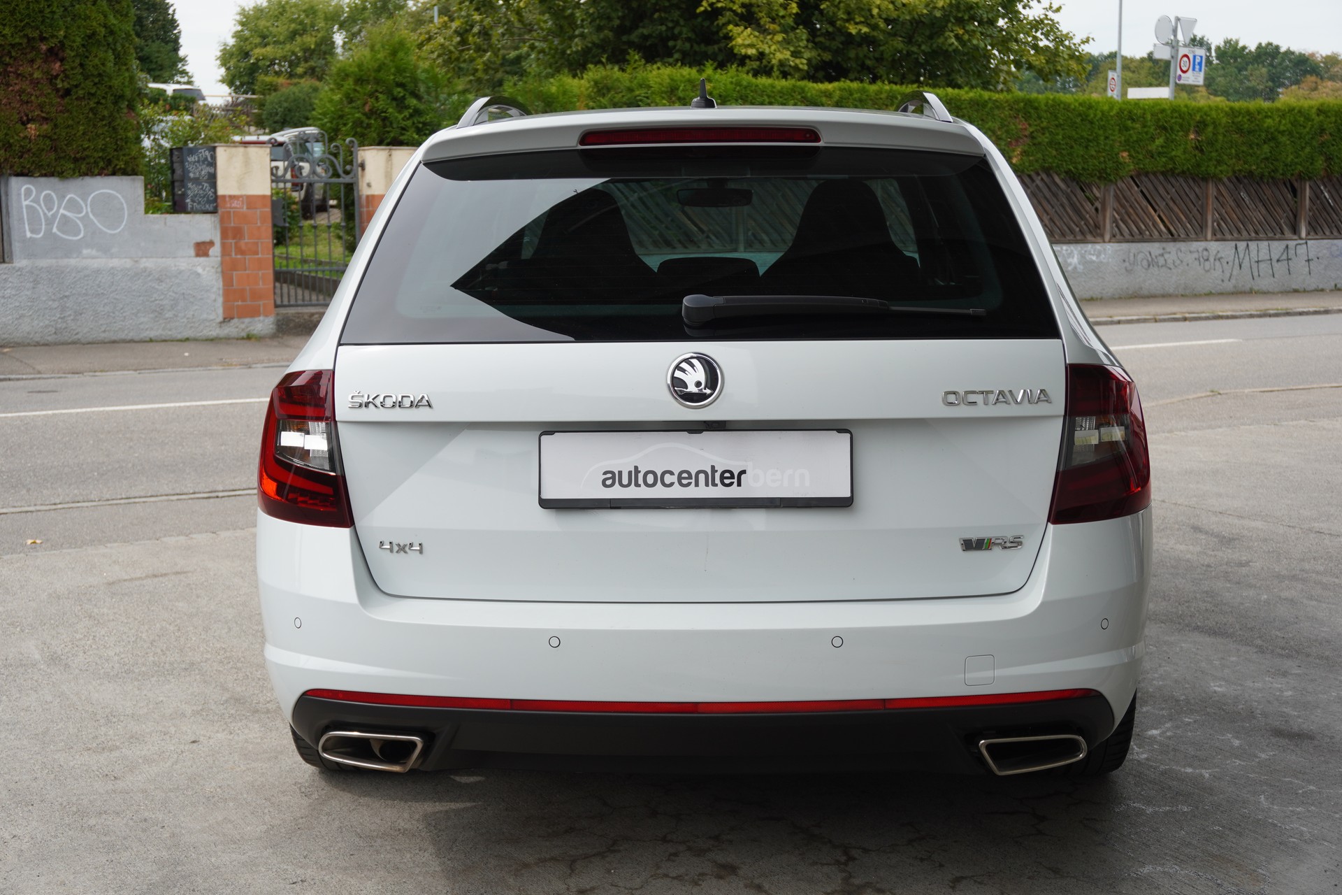 SKODA Octavia Combi 2.0 TDI RS 4x4 DSG-image-4