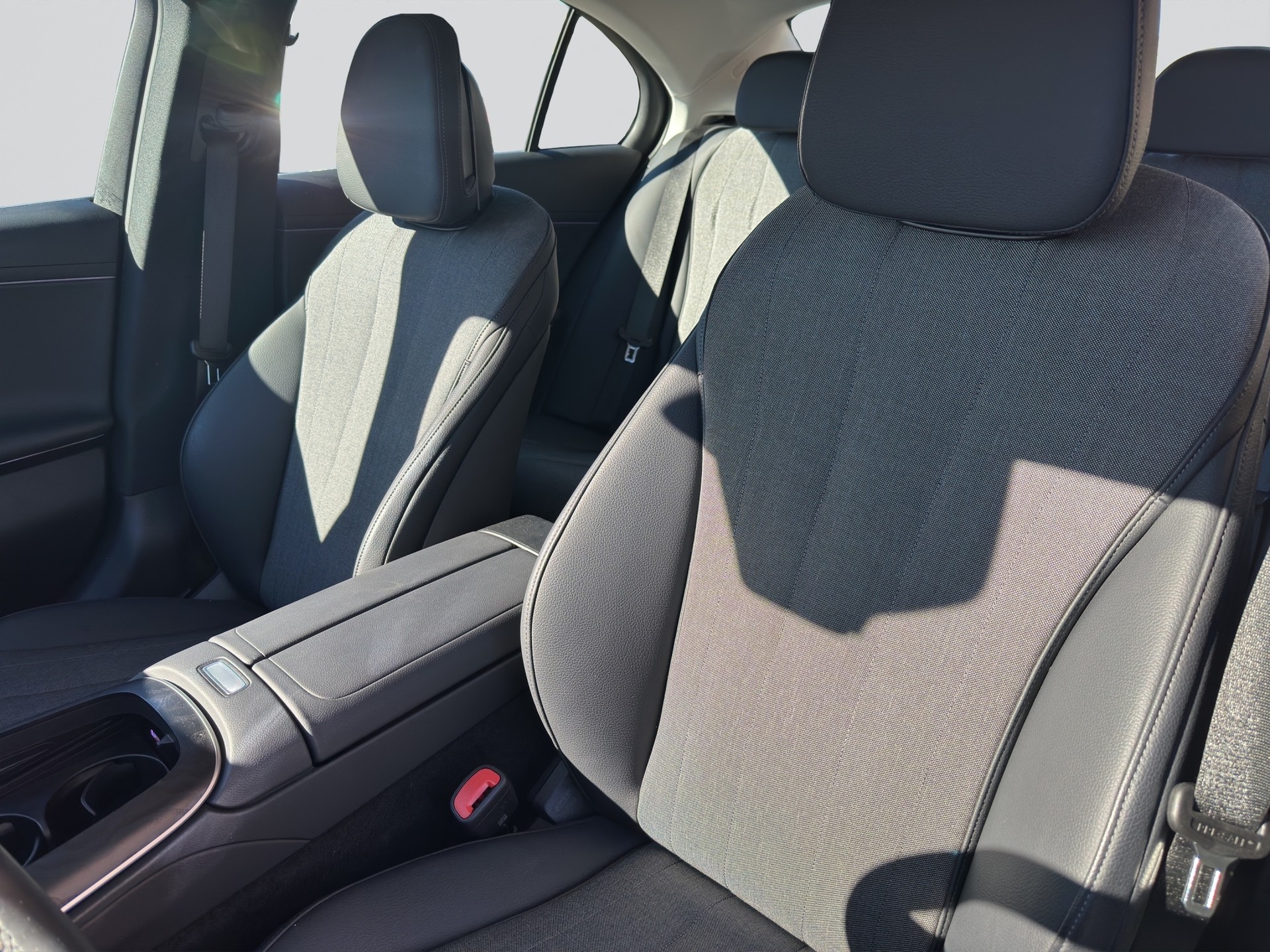 MERCEDES-BENZ E 200 9G-Tronic Avantgarde Advanced-image-6