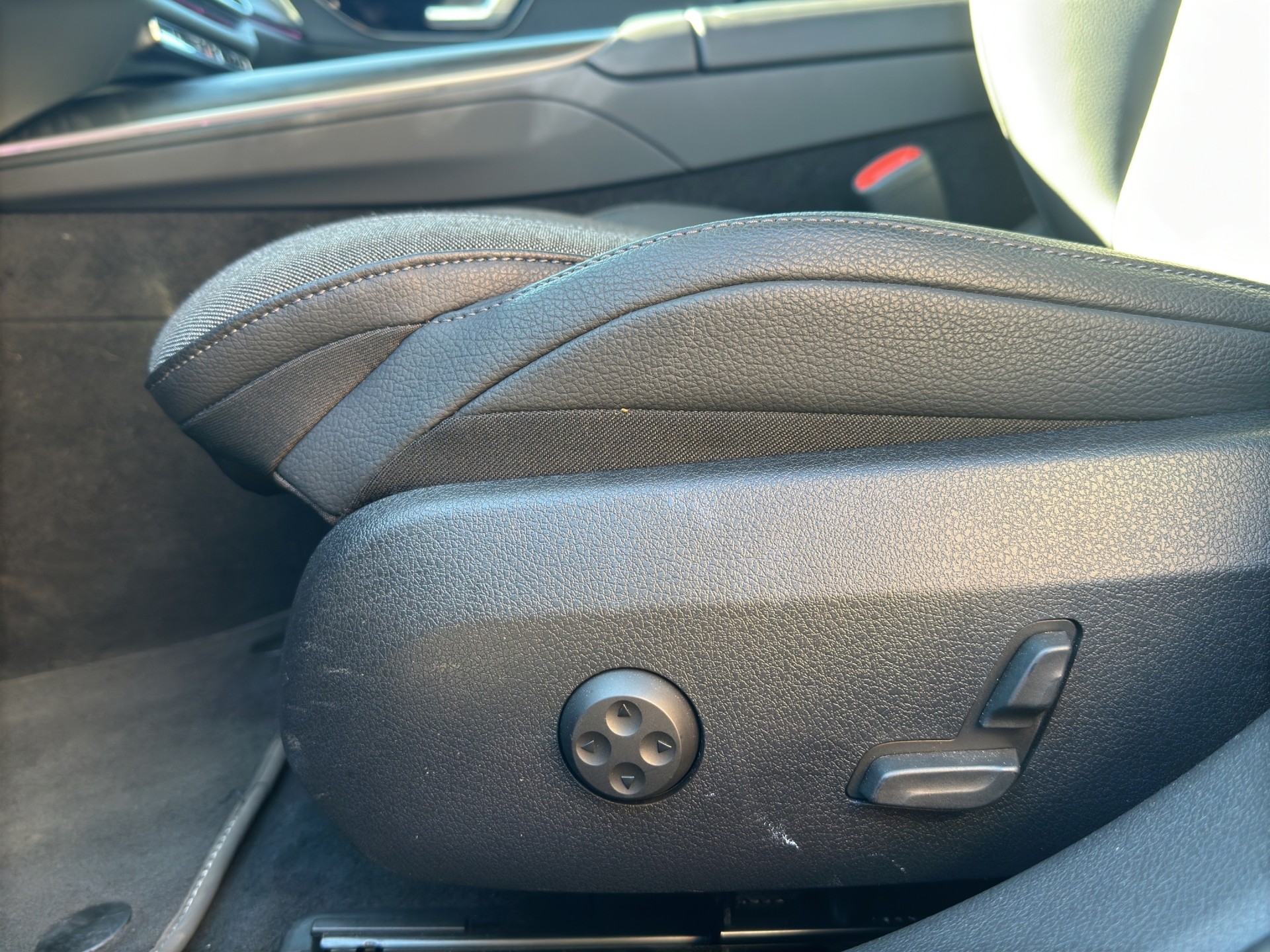 MERCEDES-BENZ E 200 9G-Tronic Avantgarde Advanced-image-9
