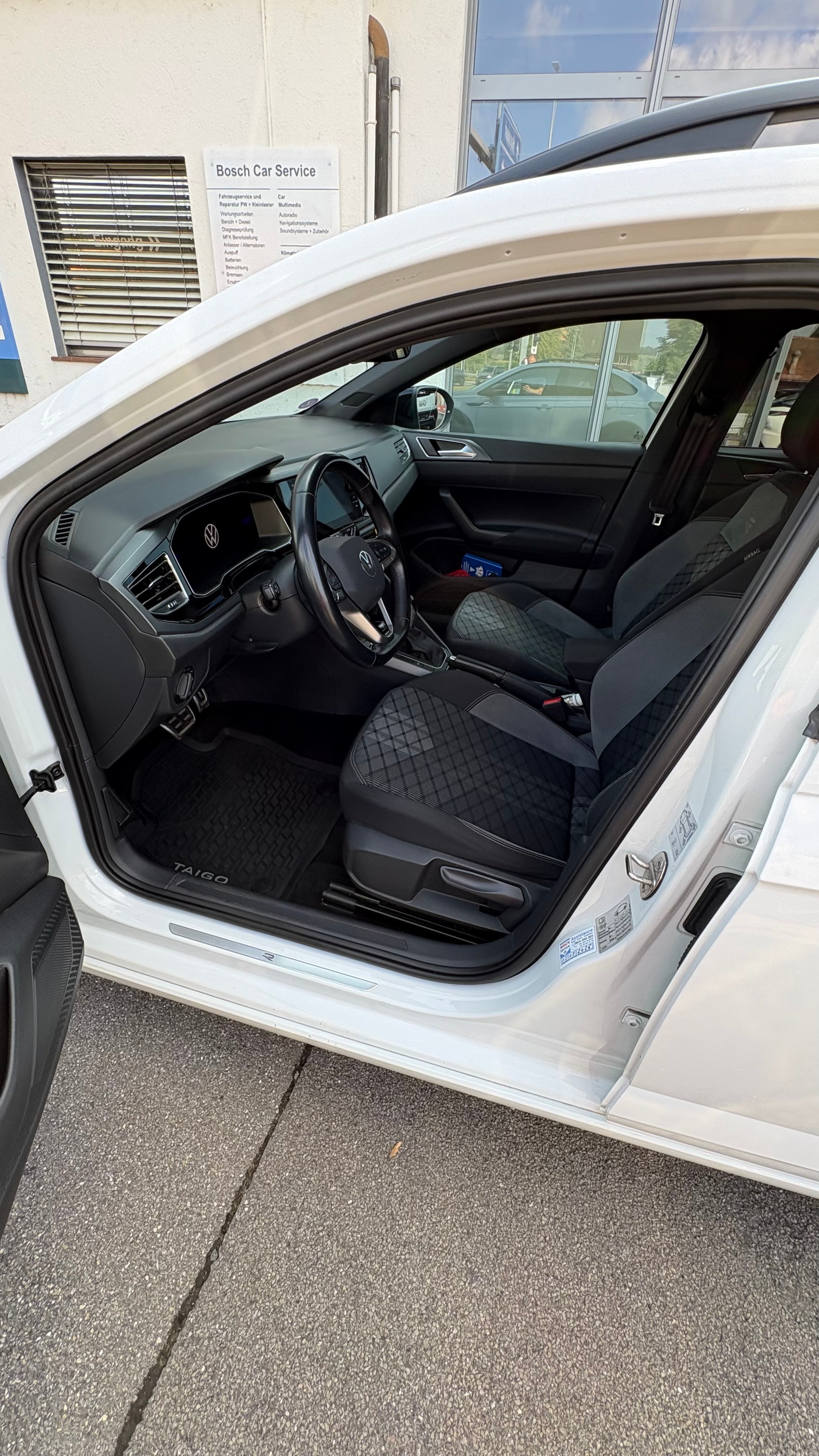 VW Taigo 1.5 TSI R-Line DSG-image-6