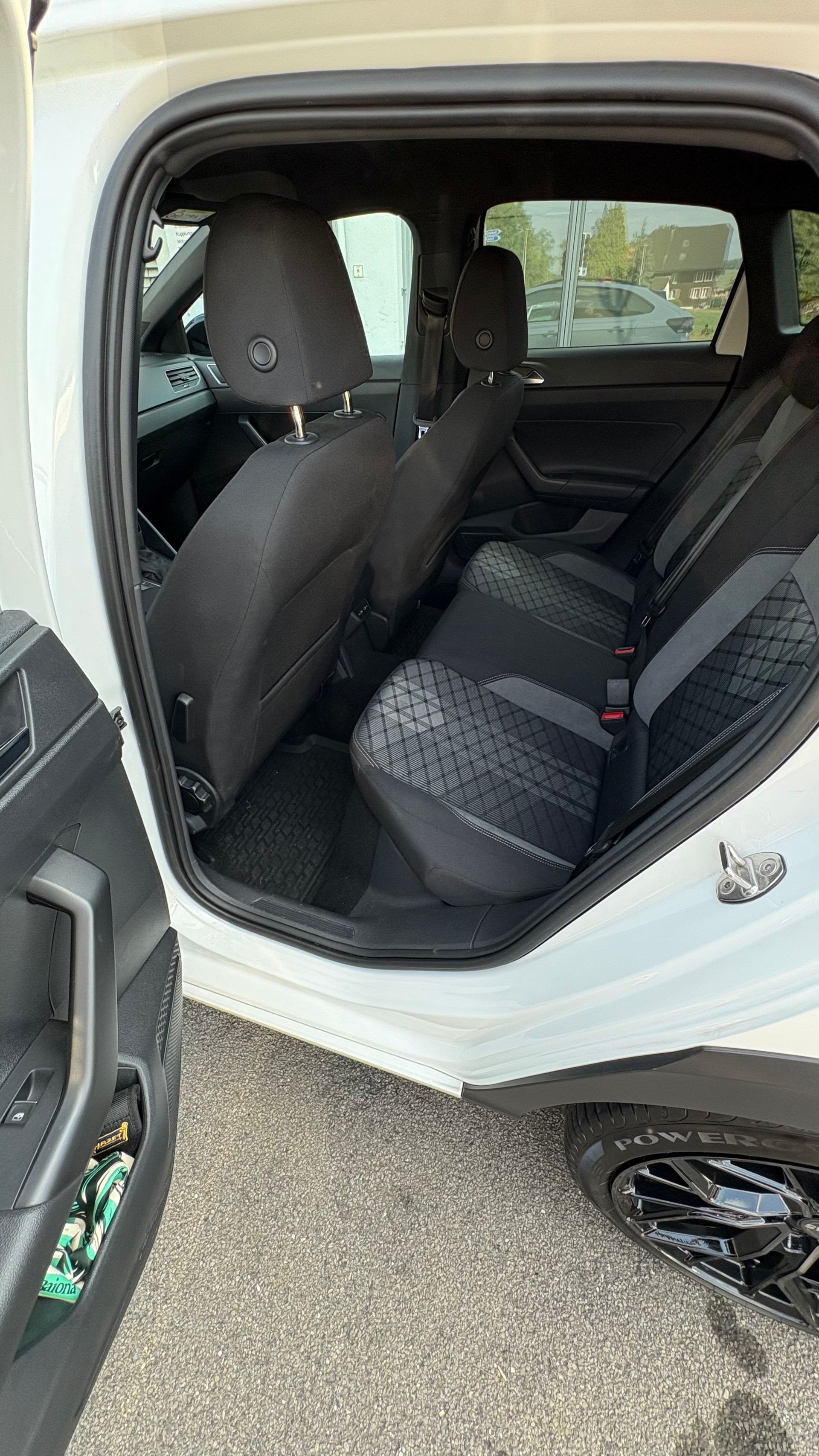 VW Taigo 1.5 TSI R-Line DSG-image-8