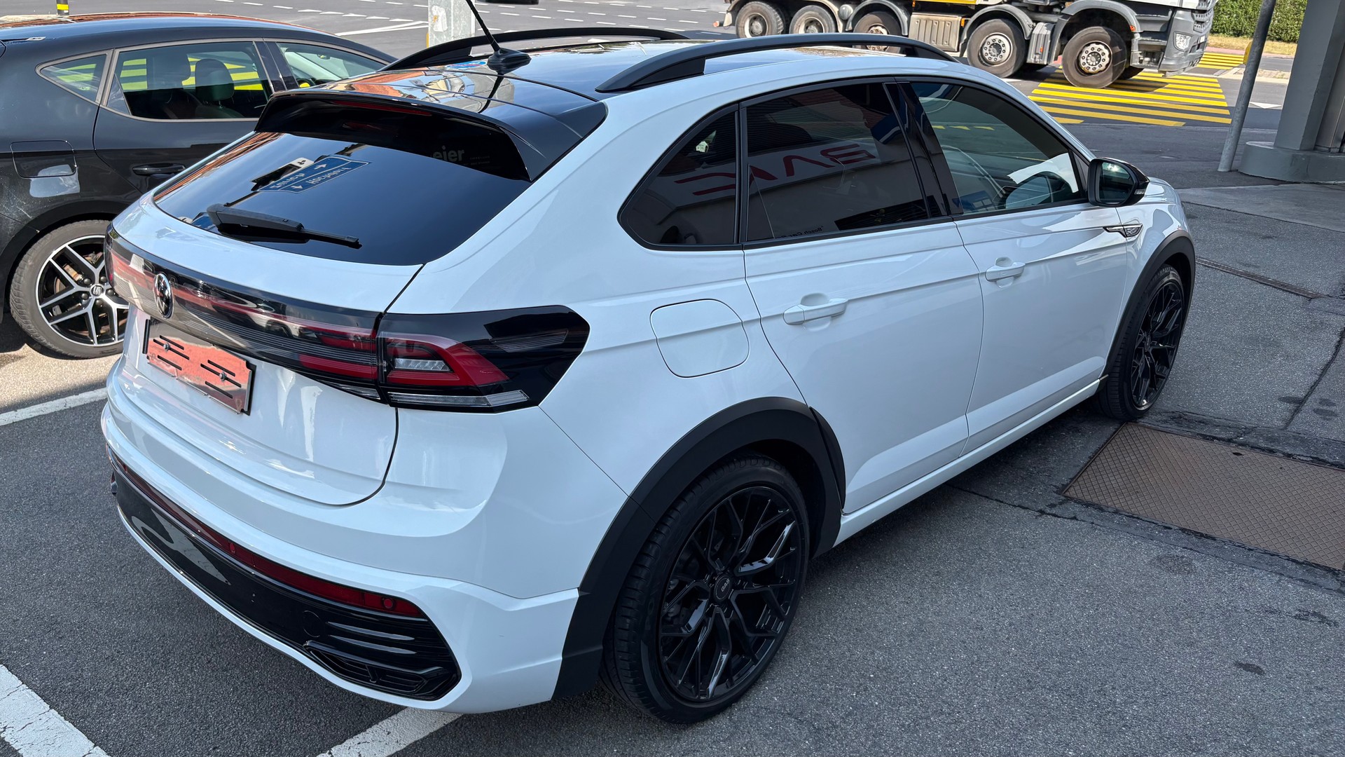 VW Taigo 1.5 TSI R-Line DSG-image-3