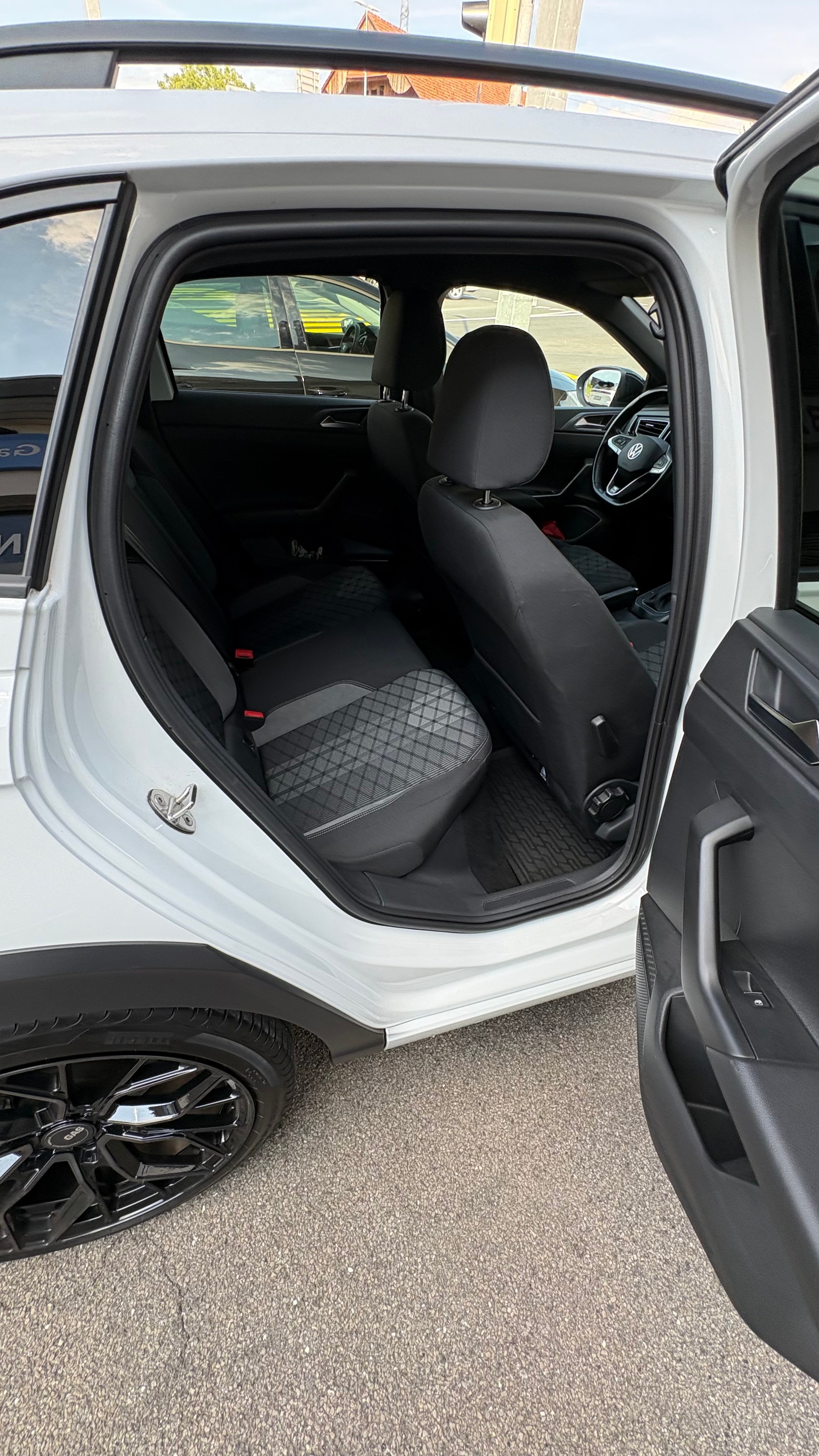 VW Taigo 1.5 TSI R-Line DSG-image-9
