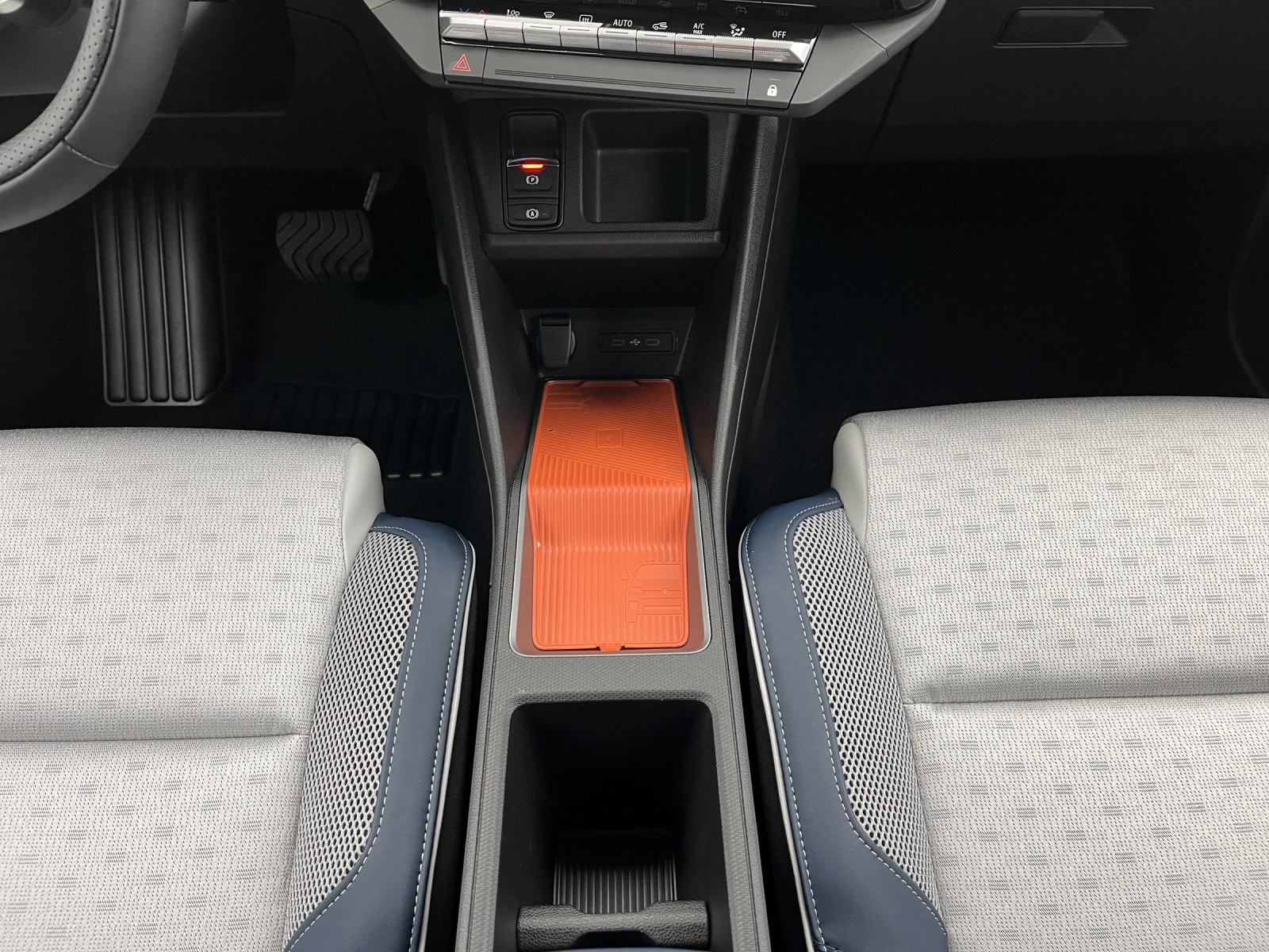 RENAULT R5 E-Tech Comfort Range Roland Garros-image-13
