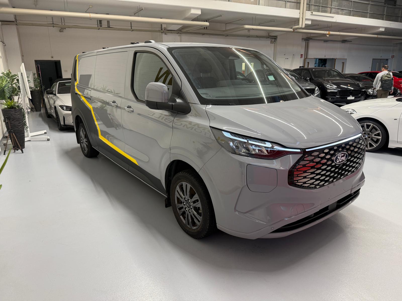 FORD Transit Custom Van 340 L2H1 65kWh Limited-image-6