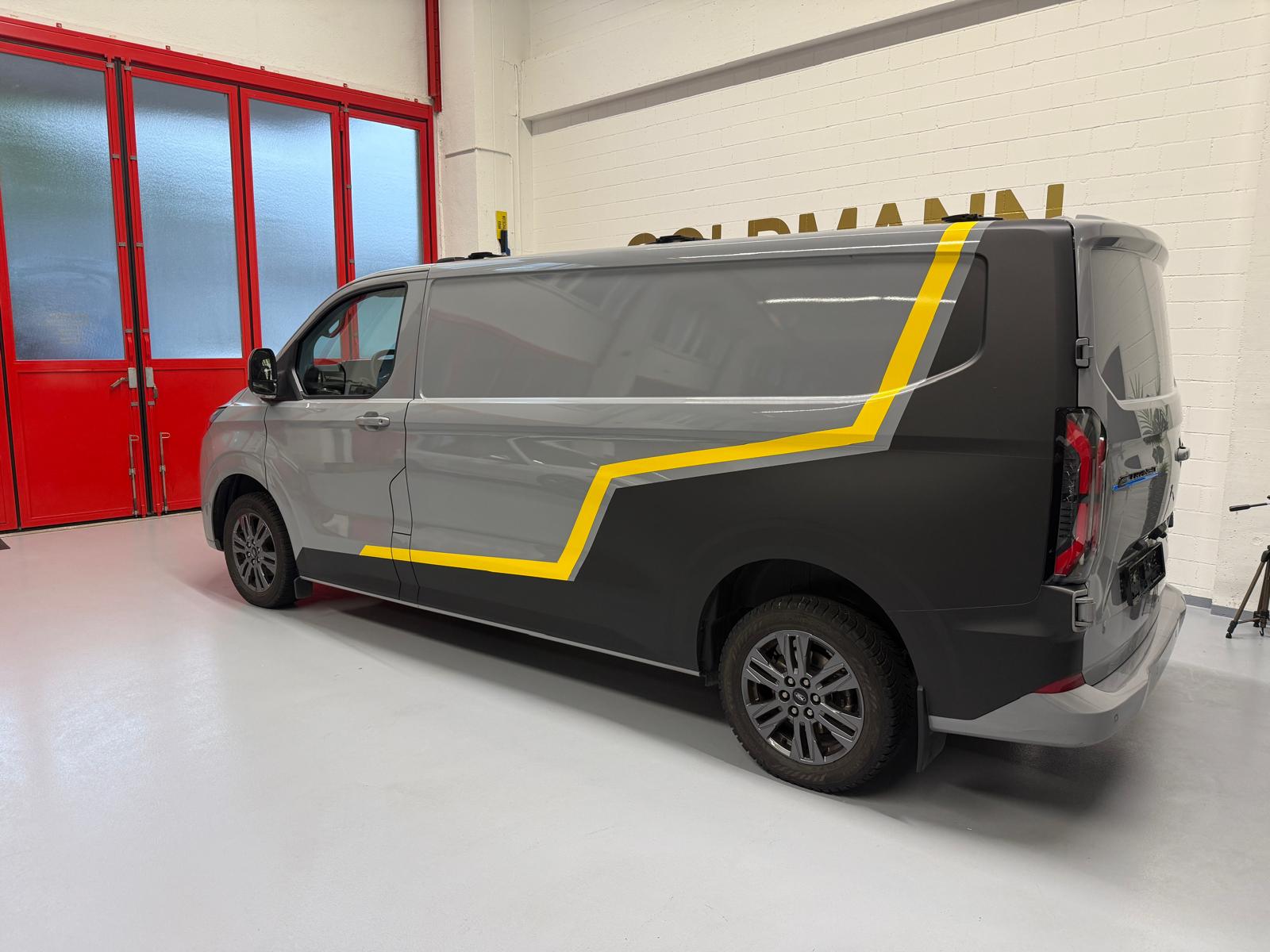 FORD Transit Custom Van 340 L2H1 65kWh Limited-image-3