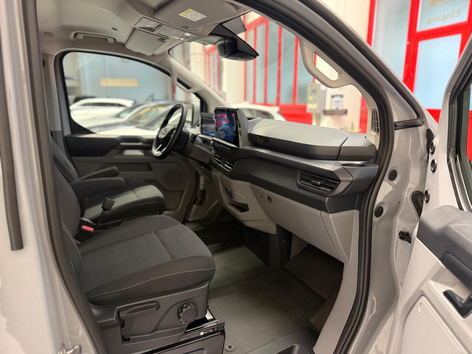 FORD Transit Custom Van 340 L2H1 65kWh Limited-image-13