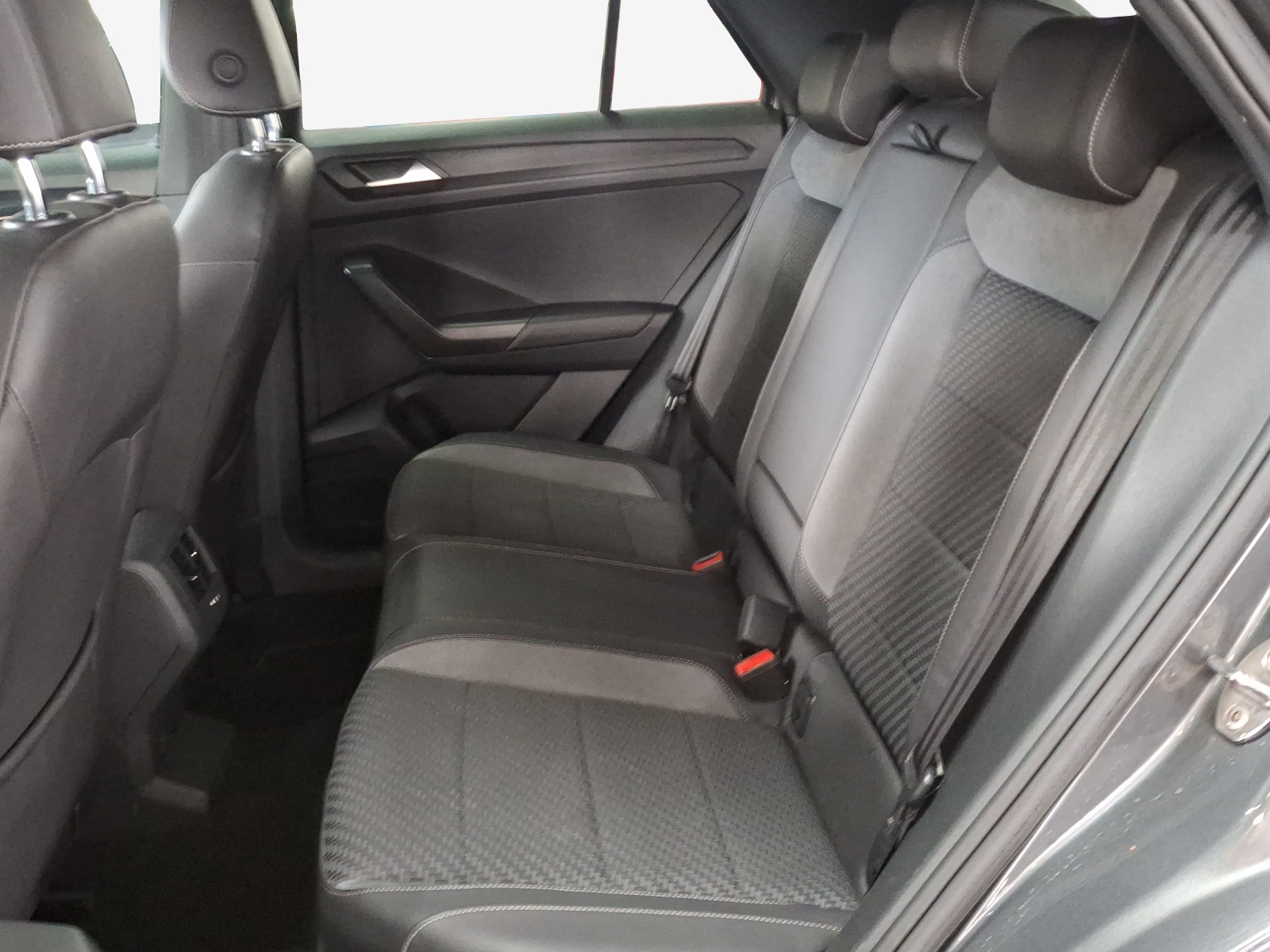 VW T-Roc 2.0 TSI Sport DSG 4Motion-image-11