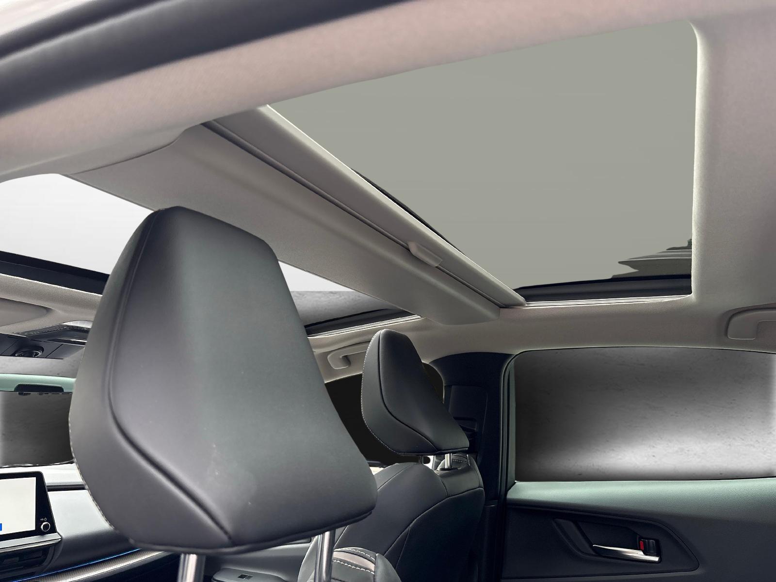 TOYOTA Prius 2.0 Plug-In-Hybrid Premium-image-15