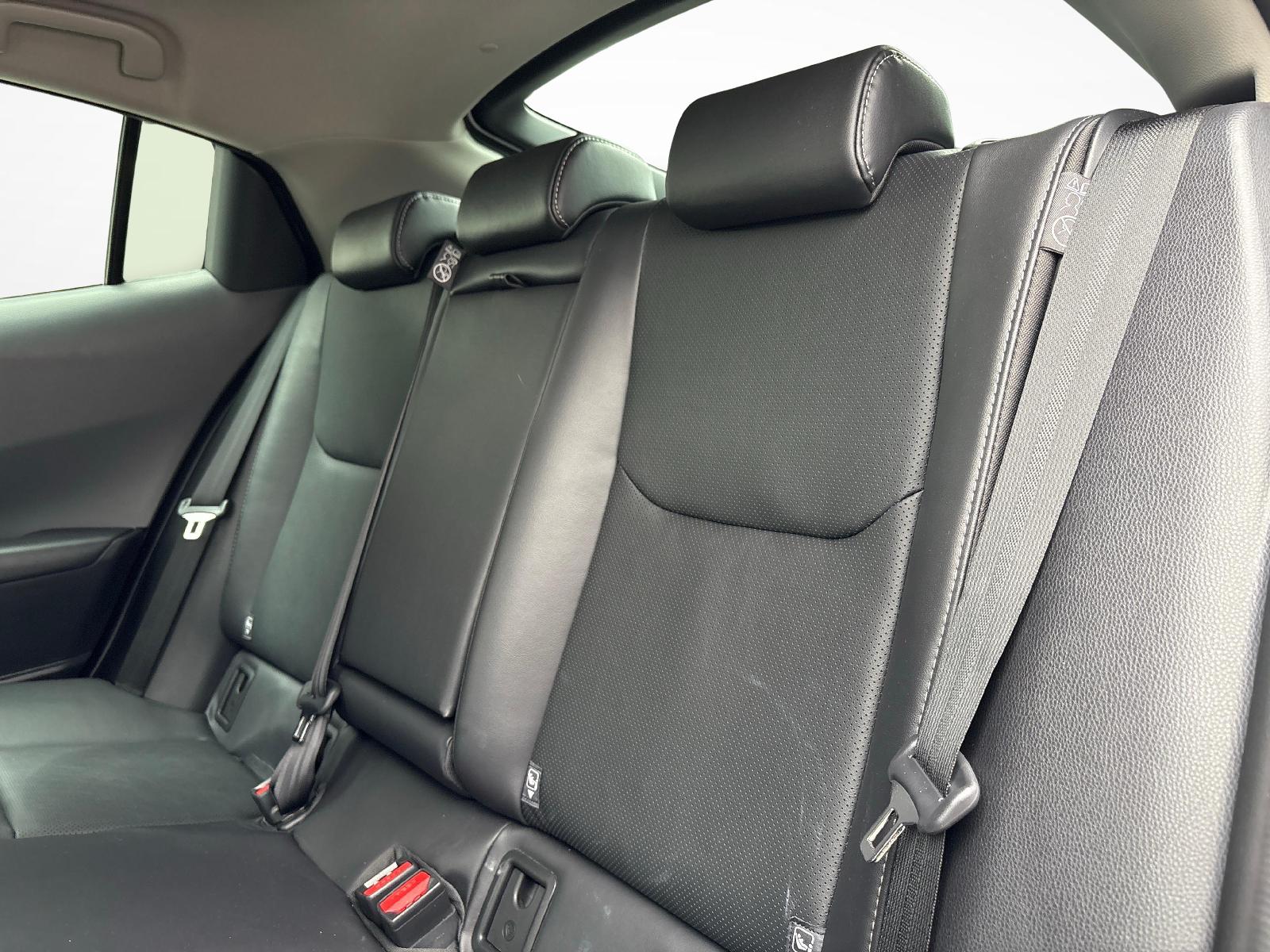 TOYOTA Prius 2.0 Plug-In-Hybrid Premium-image-10
