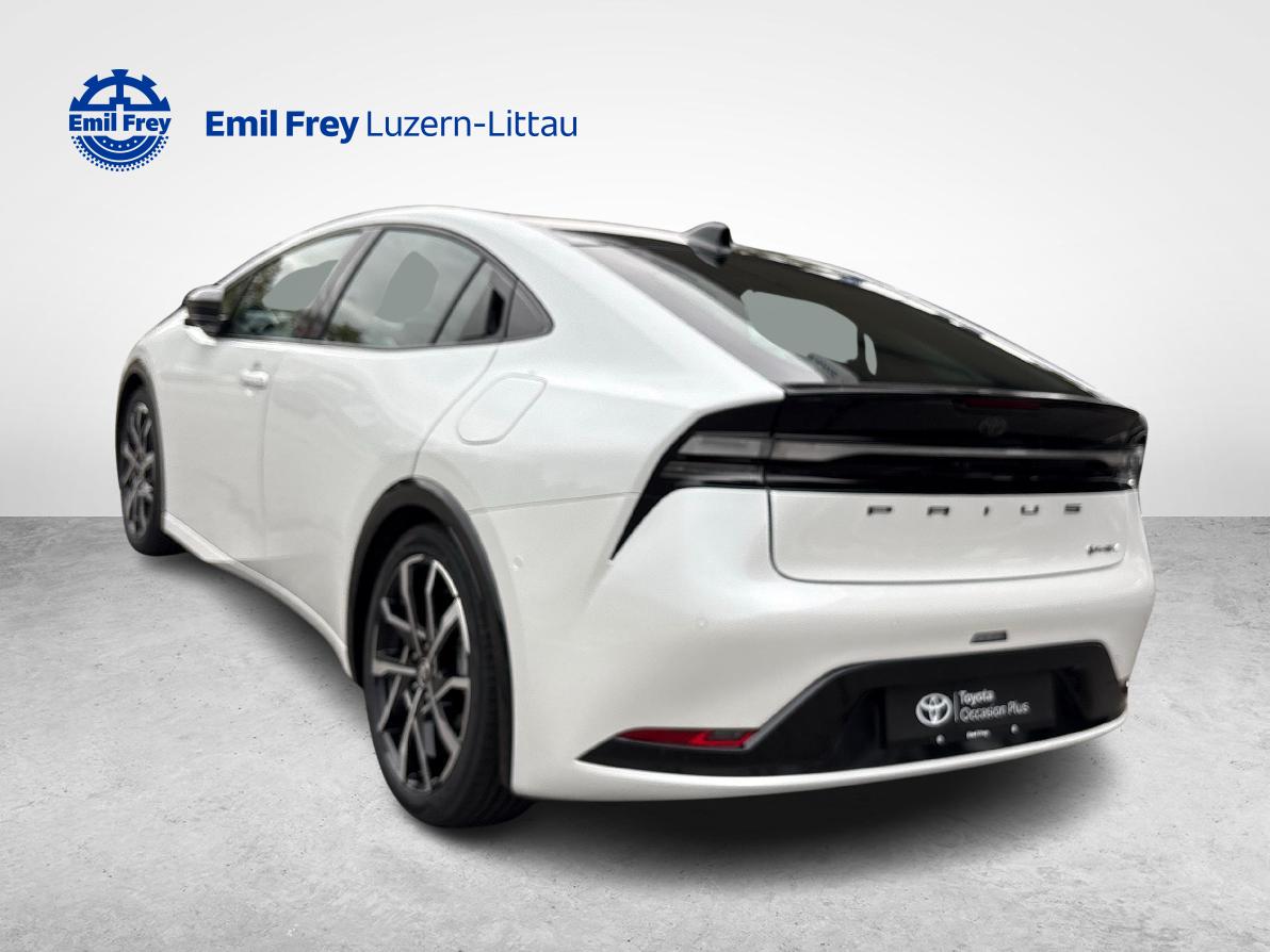 TOYOTA Prius 2.0 Plug-In-Hybrid Premium-showroom-element-2
