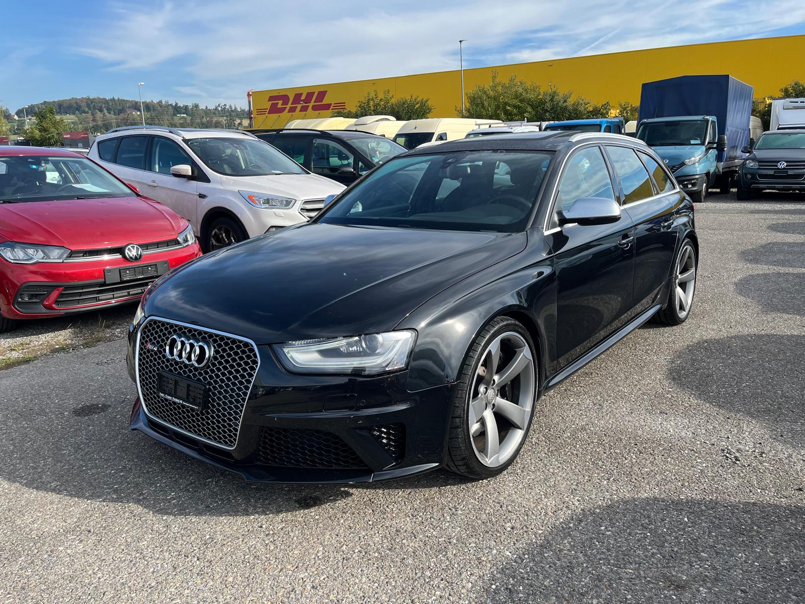 AUDI RS4 Avant 4.2 FSI V8 quattro S-tronic-image-2
