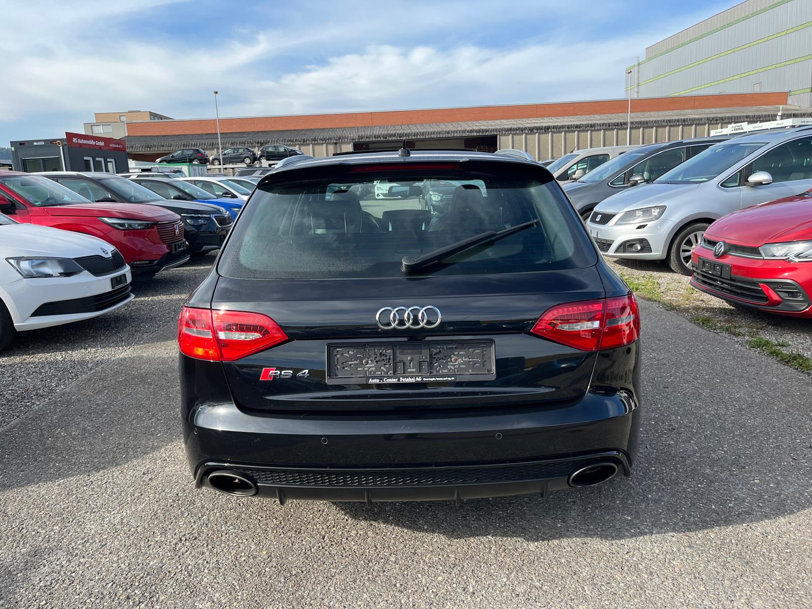 AUDI RS4 Avant 4.2 FSI V8 quattro S-tronic-image-4