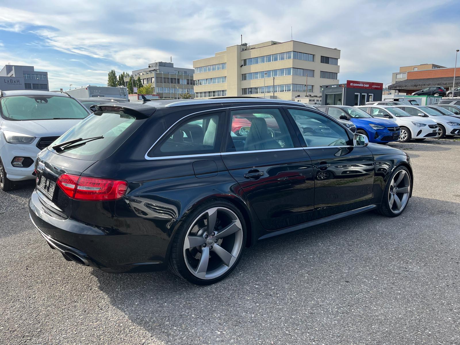 AUDI RS4 Avant 4.2 FSI V8 quattro S-tronic-image-7