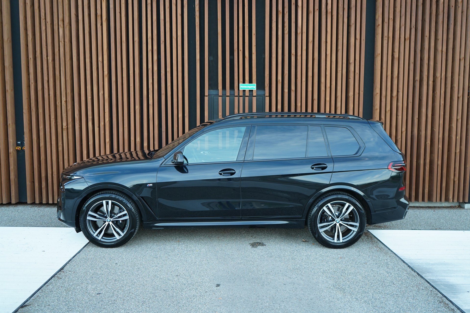 BMW X7 xDRIVE 48V 40i M SPORT PRO BLACK CARBON STEPTRONIC l 380 PS-image-3