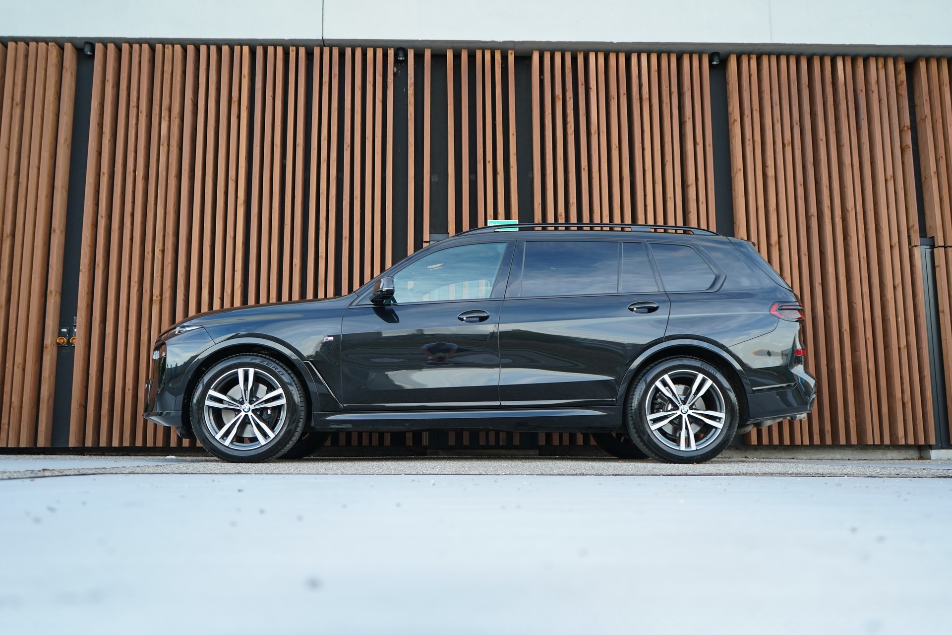 BMW X7 xDRIVE 48V 40i M SPORT PRO BLACK CARBON STEPTRONIC l 380 PS-image-1