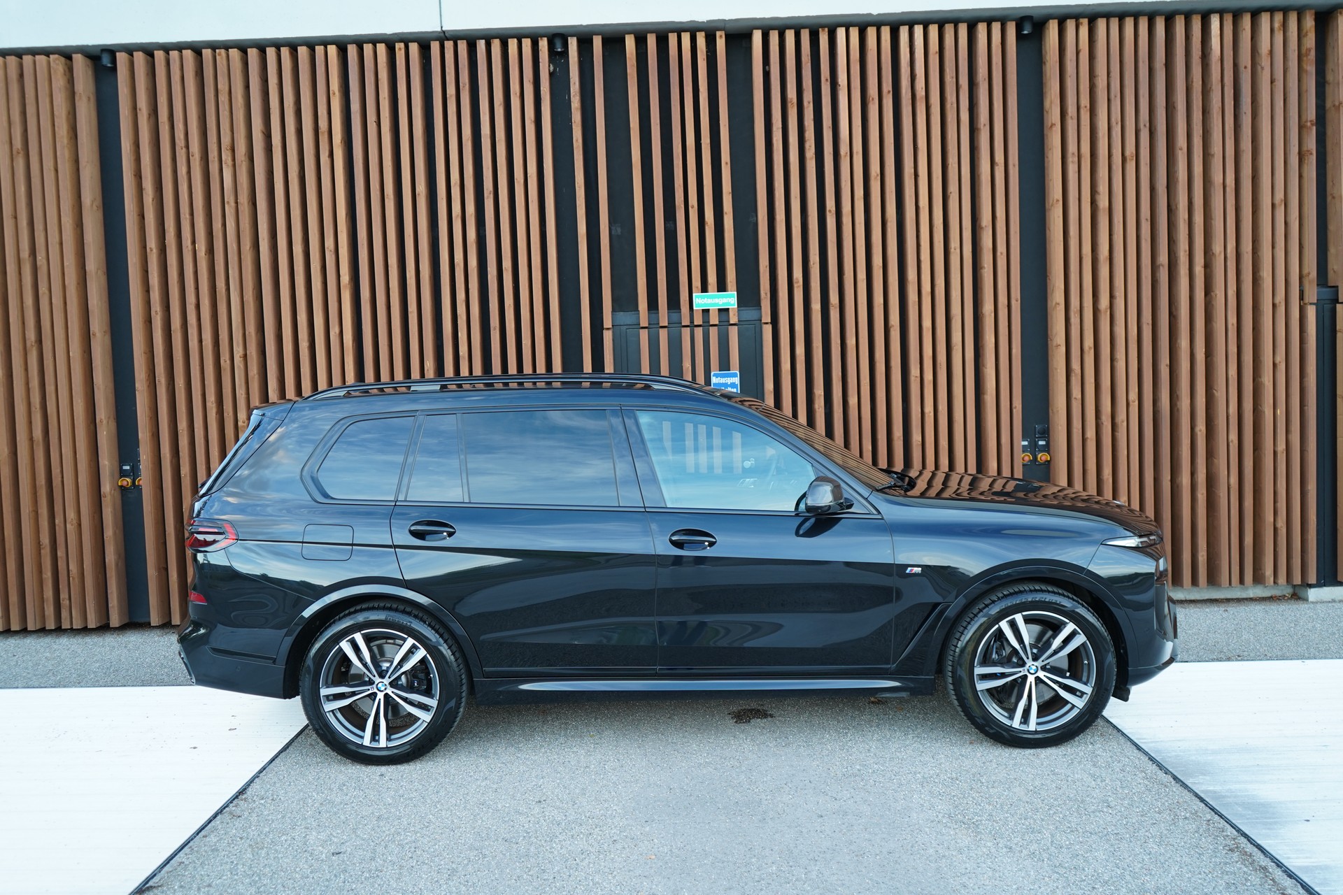 BMW X7 xDRIVE 48V 40i M SPORT PRO BLACK CARBON STEPTRONIC l 380 PS-image-2