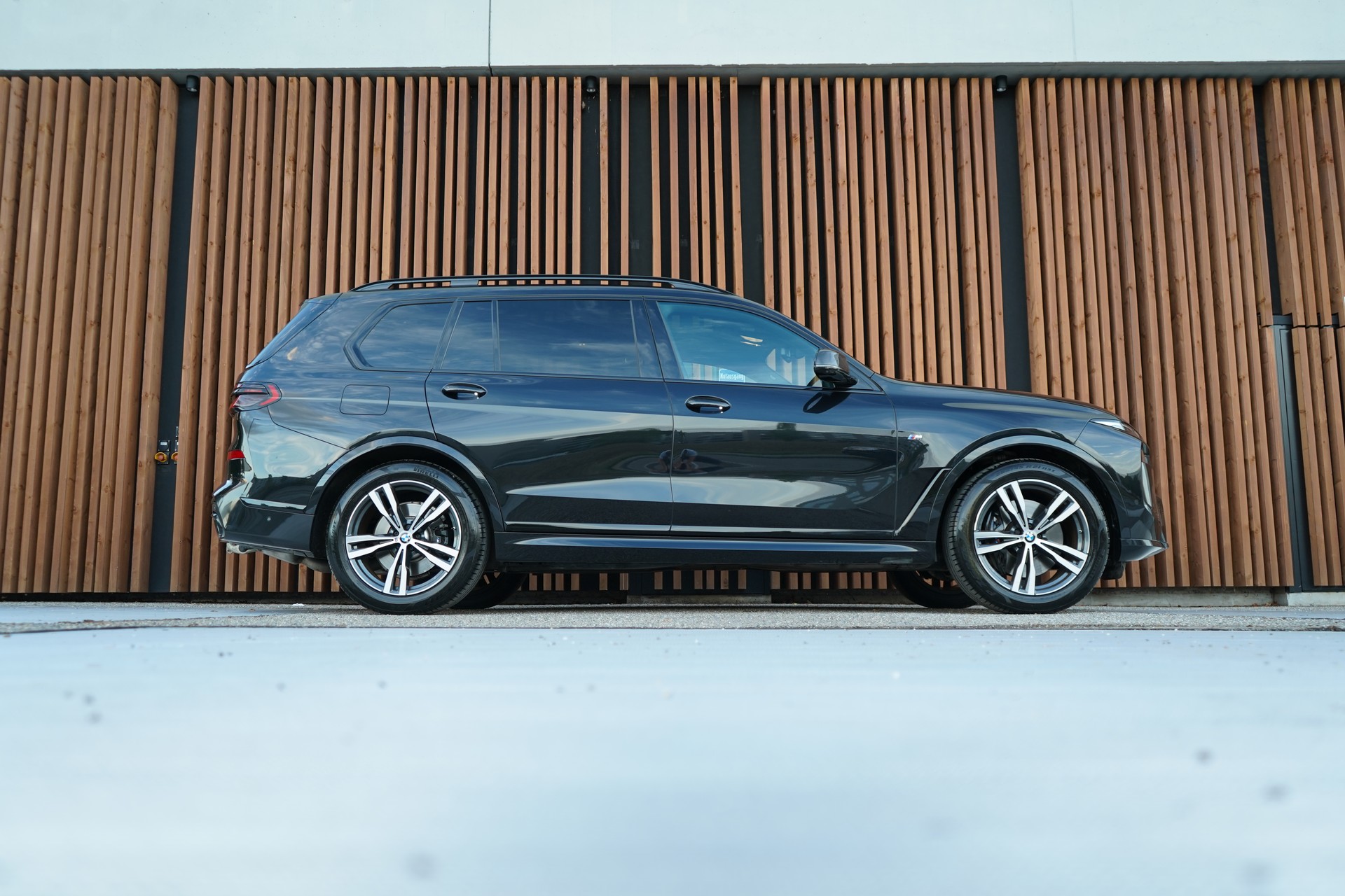 BMW X7 xDRIVE 48V 40i M SPORT PRO BLACK CARBON STEPTRONIC l 380 PS-image-0