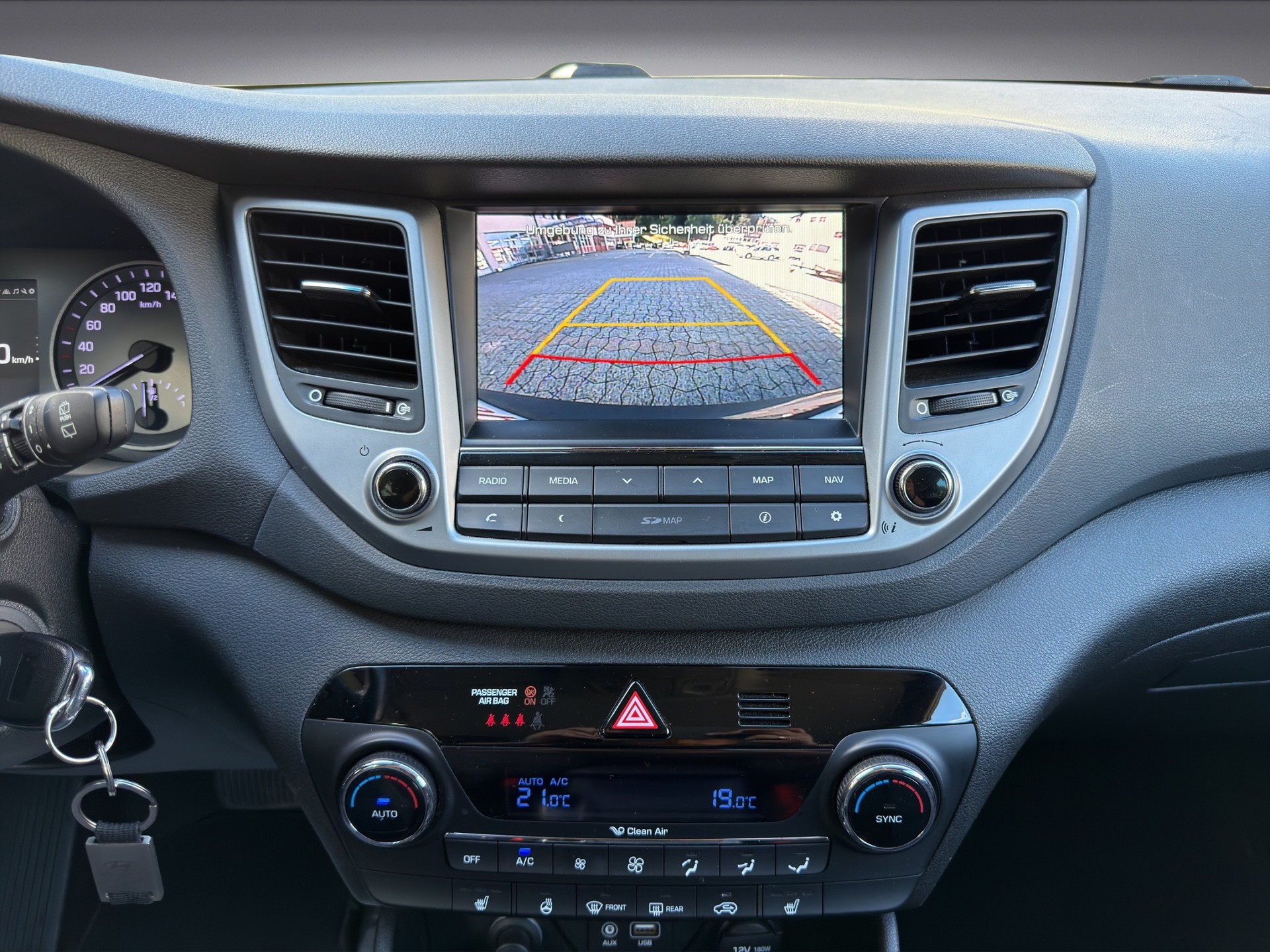 HYUNDAI Tucson 2.0 CRDI Plena 4WD Automatic-image-10