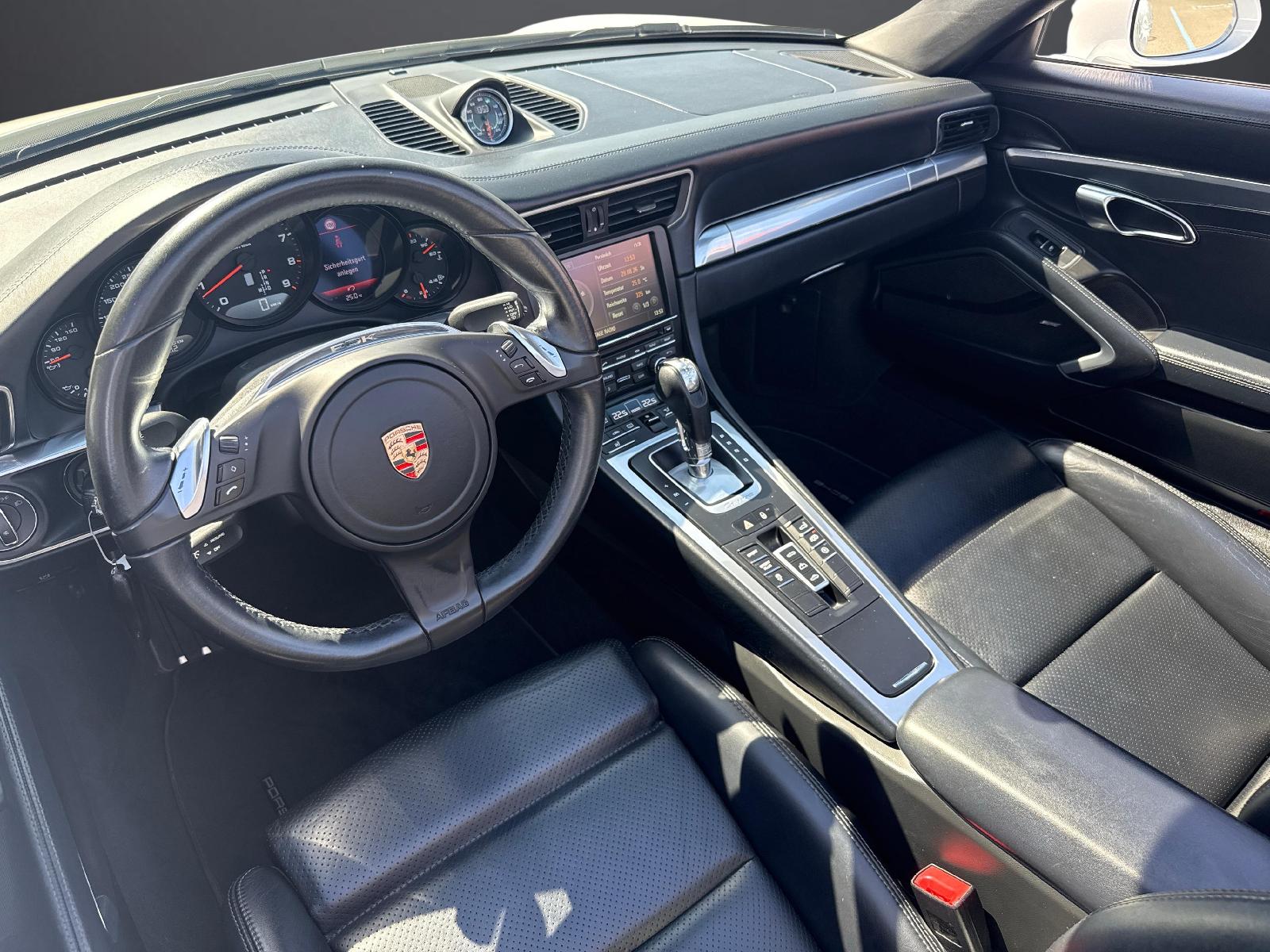 PORSCHE 911 Cabriolet 3.4 Carrera 4 PDK-image-6