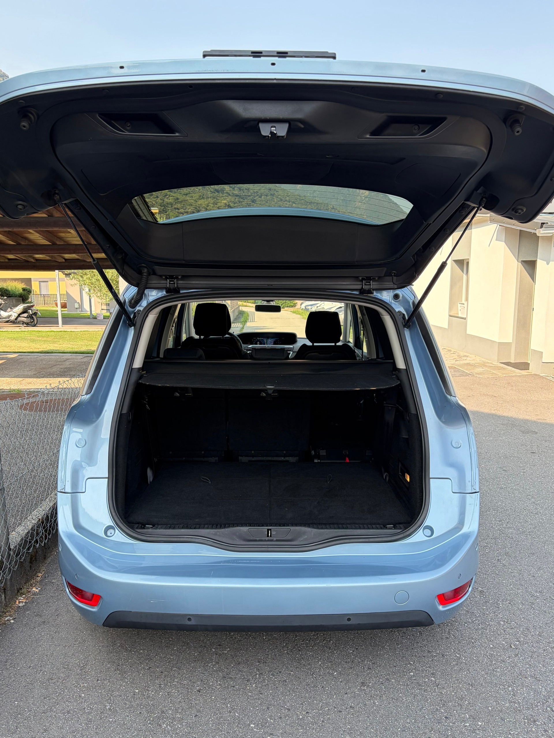 CITROEN Grand C4 Picasso 1.6i 16V e-THP Intensive-image-14