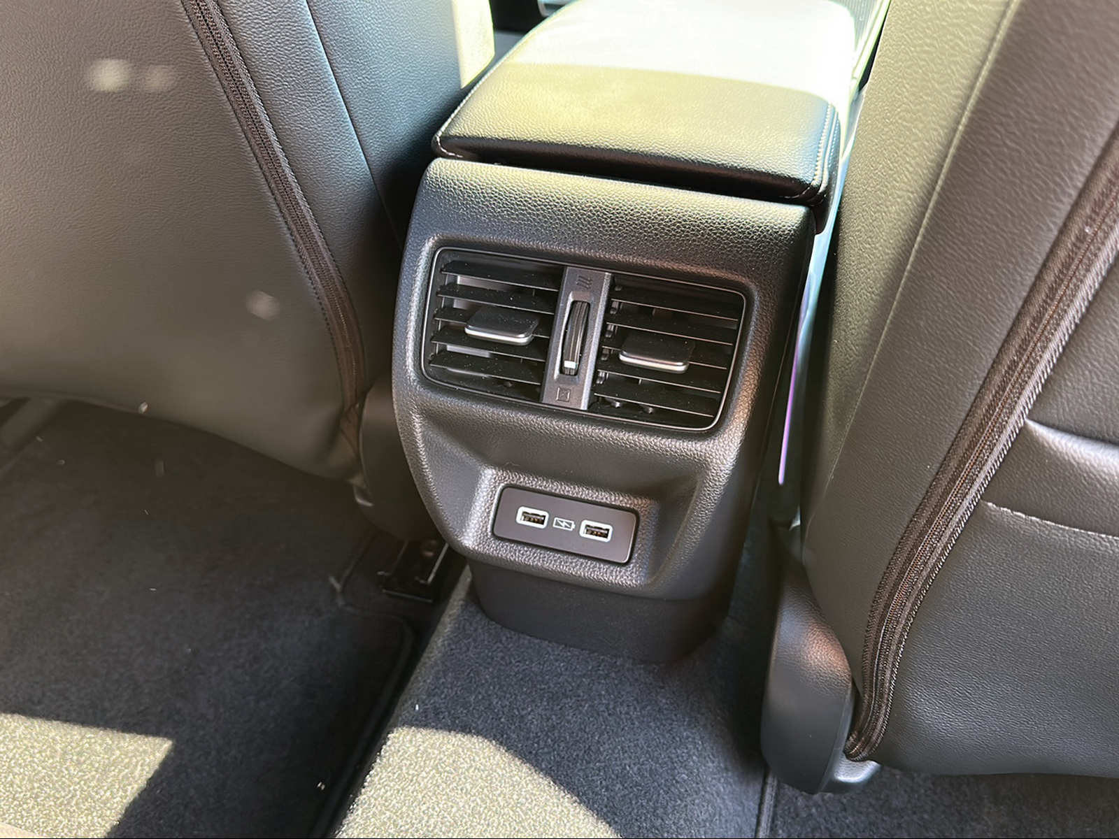 HONDA Civic 2.0 i-MMD HEV Sport-image-16