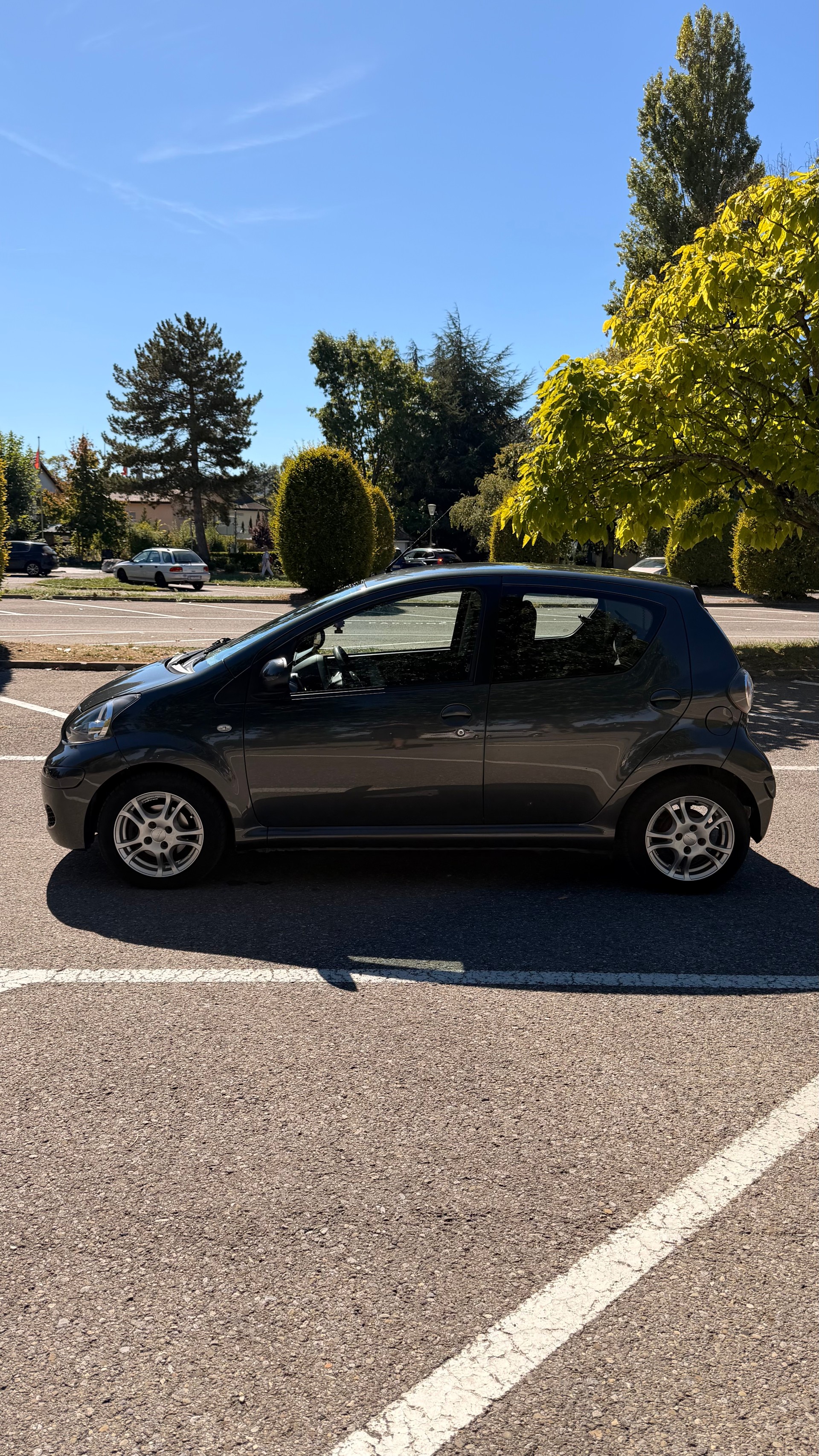 TOYOTA Aygo 1.0 Linea Terra-image-2