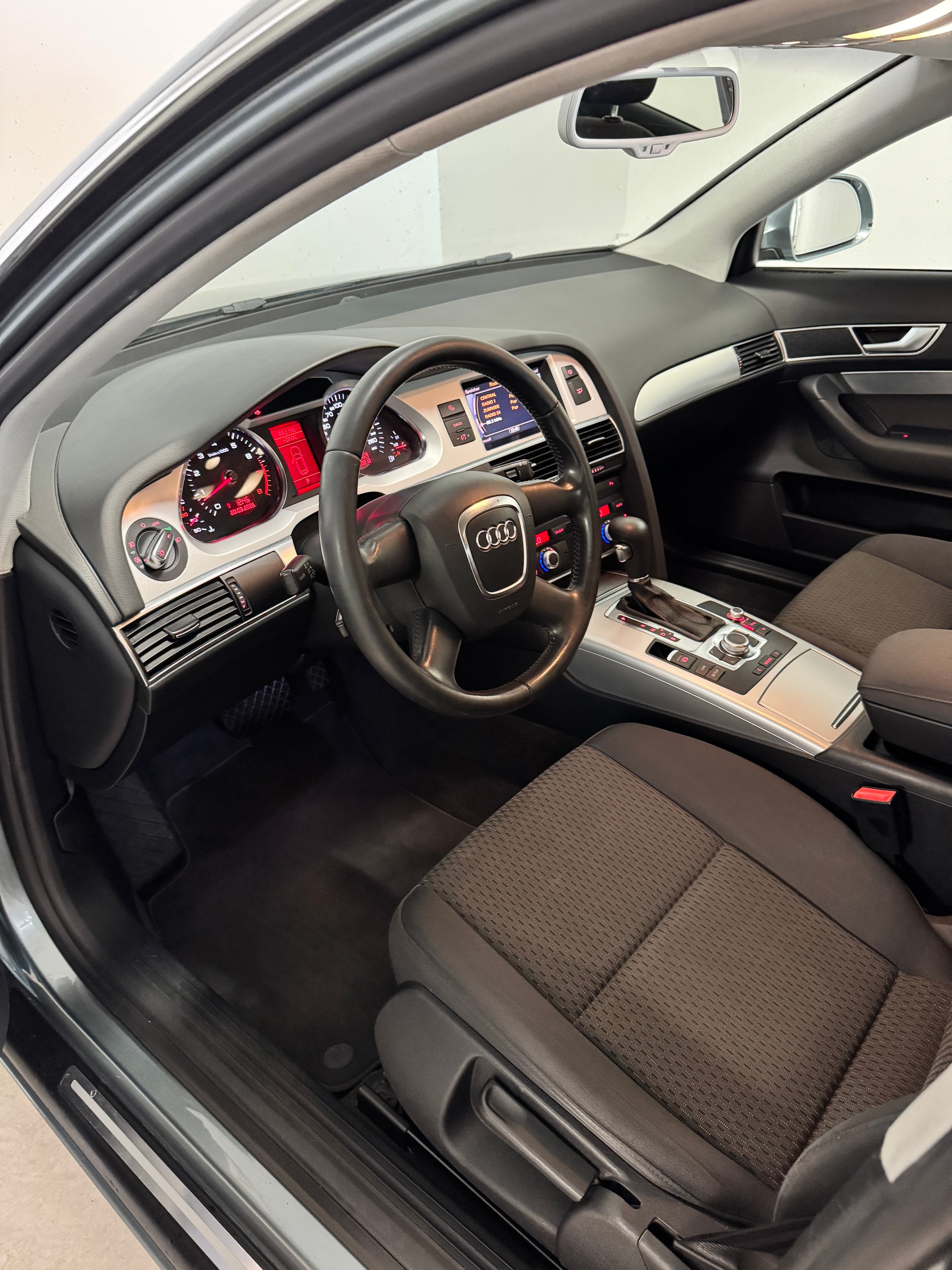 AUDI A6 Avant 2.8 V6 FSI multitronic-image-5