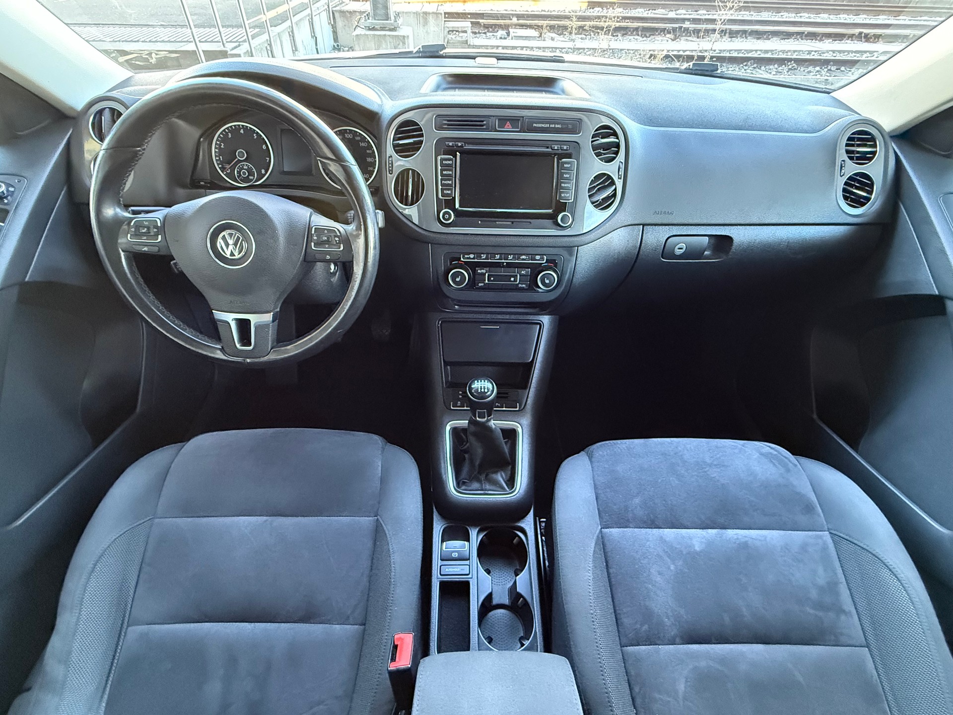 VW Tiguan 1.4 TSI Sport&Style 4Motion-image-9